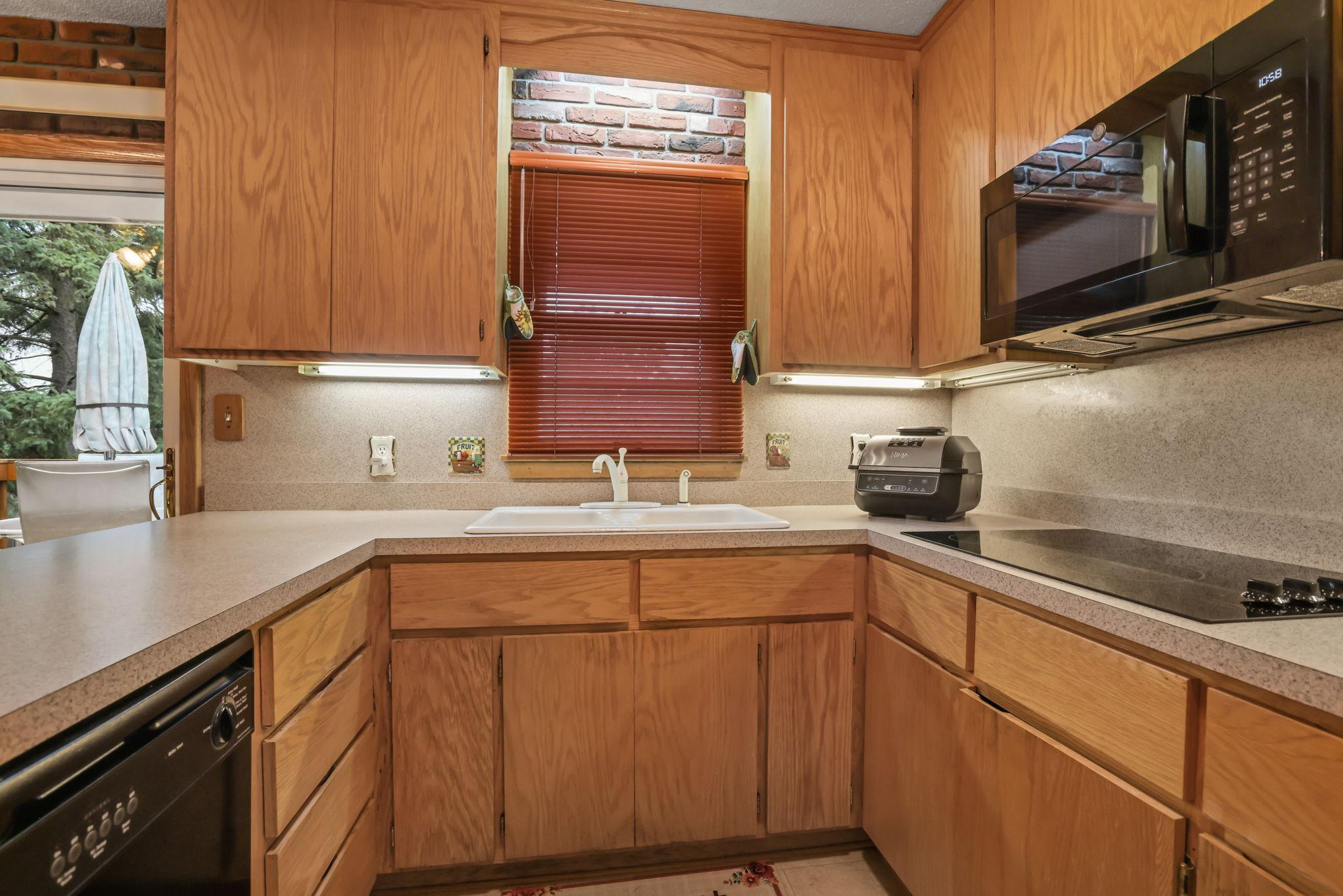 View of Residential at 1933 Flandrau Street, Maplewood MN 55109, Maplewood (15 of 37) - Mike Wilen | Minnesota Team Real Estate