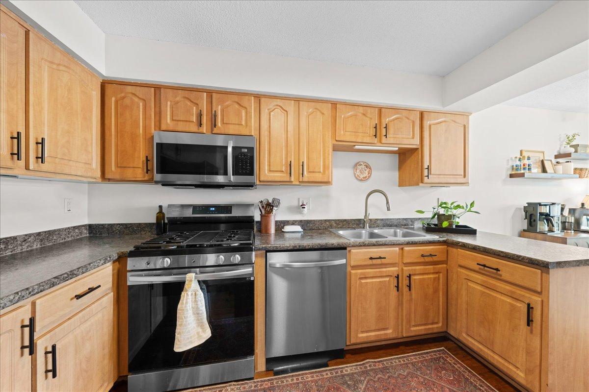 View of Residential at 2823 Wimbledon Ridge, Woodbury MN 55125, Woodbury (10 of 26) - Mike Wilen | Minnesota Team Real Estate