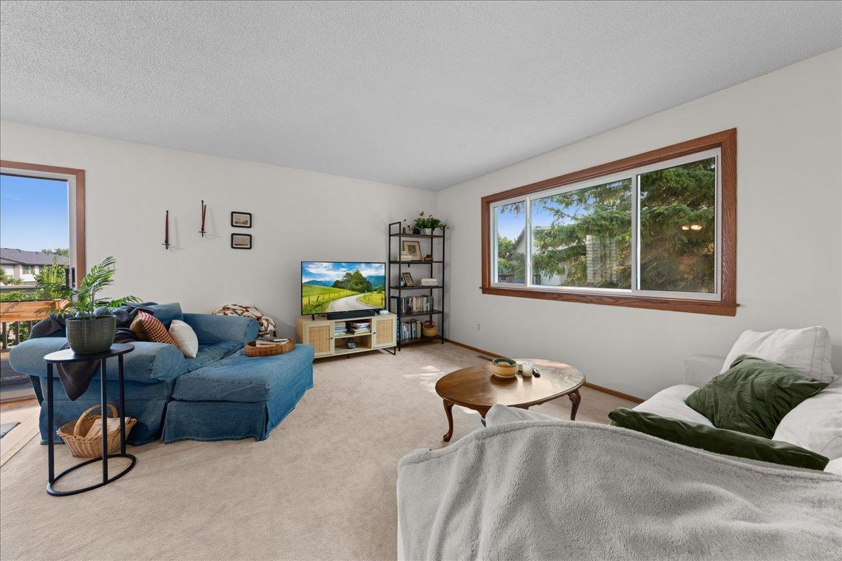 View of Residential at 2823 Wimbledon Ridge, Woodbury MN 55125, Woodbury (5 of 26) - Mike Wilen | Minnesota Team Real Estate