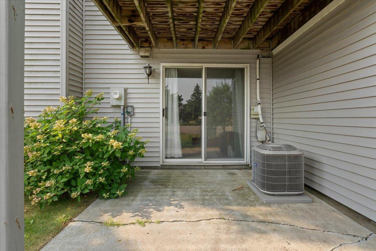 View of Residential at 2823 Wimbledon Ridge, Woodbury MN 55125, Woodbury (23 of 26) - Mike Wilen | Minnesota Team Real Estate