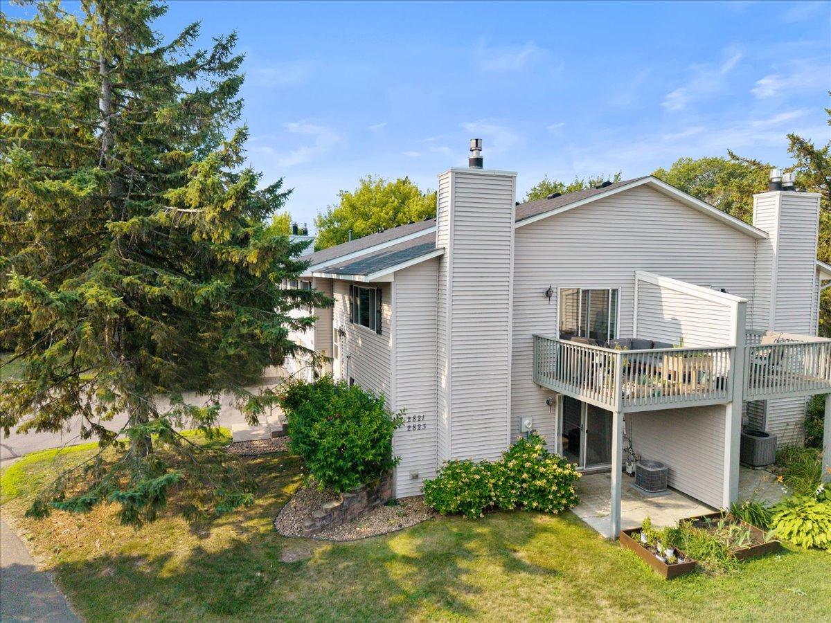 View of Residential at 2823 Wimbledon Ridge, Woodbury MN 55125, Woodbury (2 of 26) - Mike Wilen | Minnesota Team Real Estate