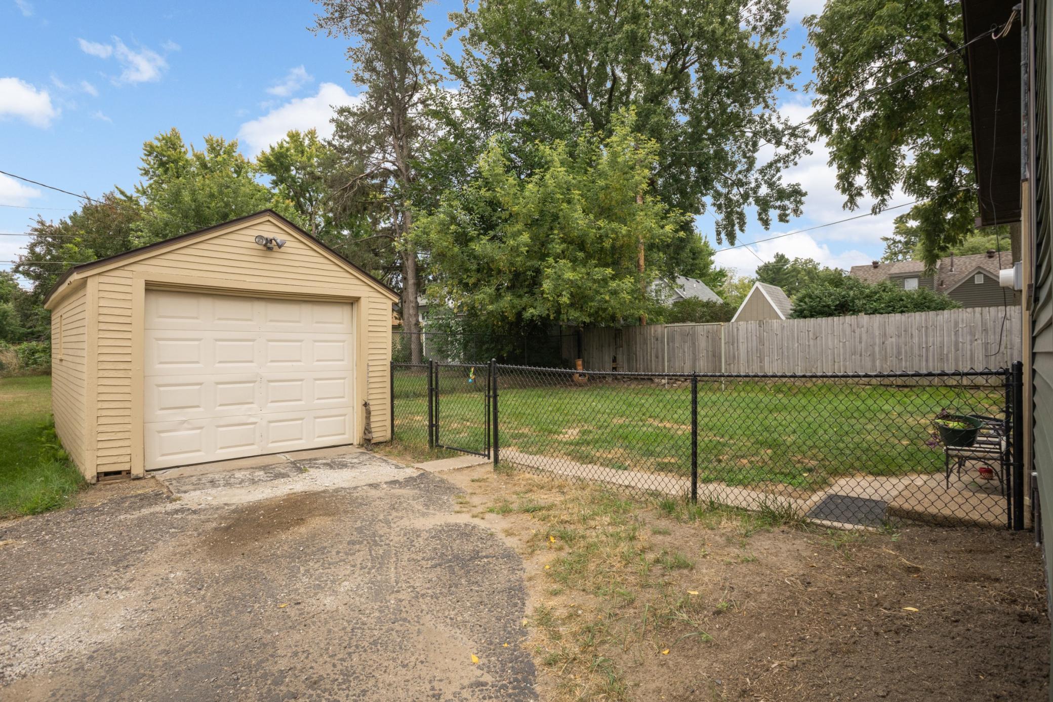 View of Residential at 678 Hazel Street, Saint Paul MN 55119, Saint Paul (7 of 21) - Mike Wilen | Minnesota Team Real Estate