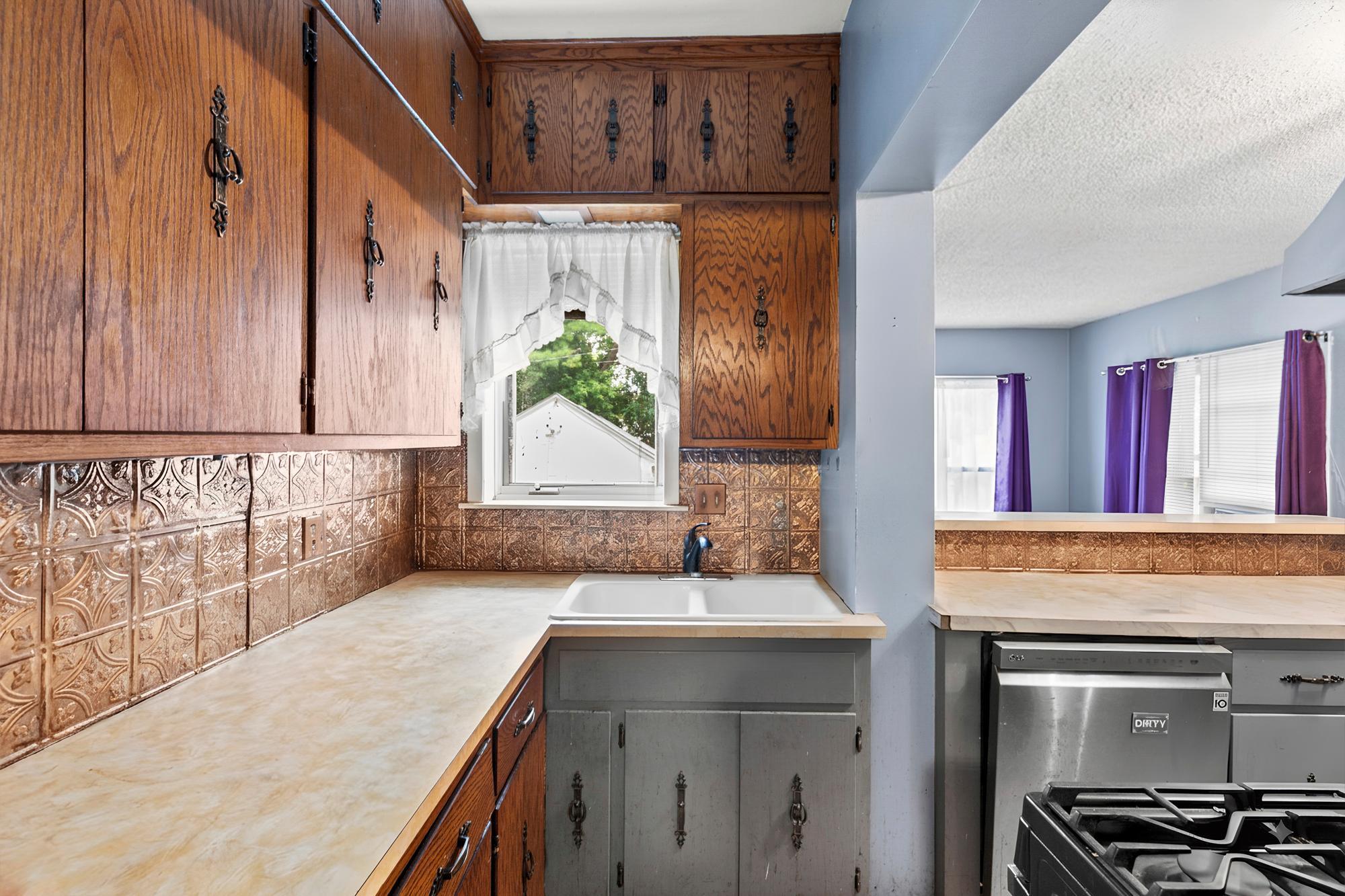View of Residential at 1050 Matilda Street, Saint Paul MN 55117, Saint Paul (9 of 23) - Mike Wilen | Minnesota Team Real Estate