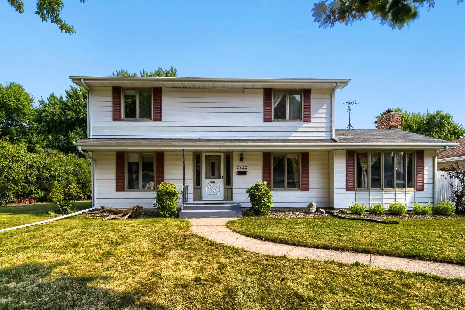 View of Residential at 7932 38 1/2 Avenue, New Hope MN 55427, New Hope (2 of 29) - Mike Wilen | Minnesota Team Real Estate