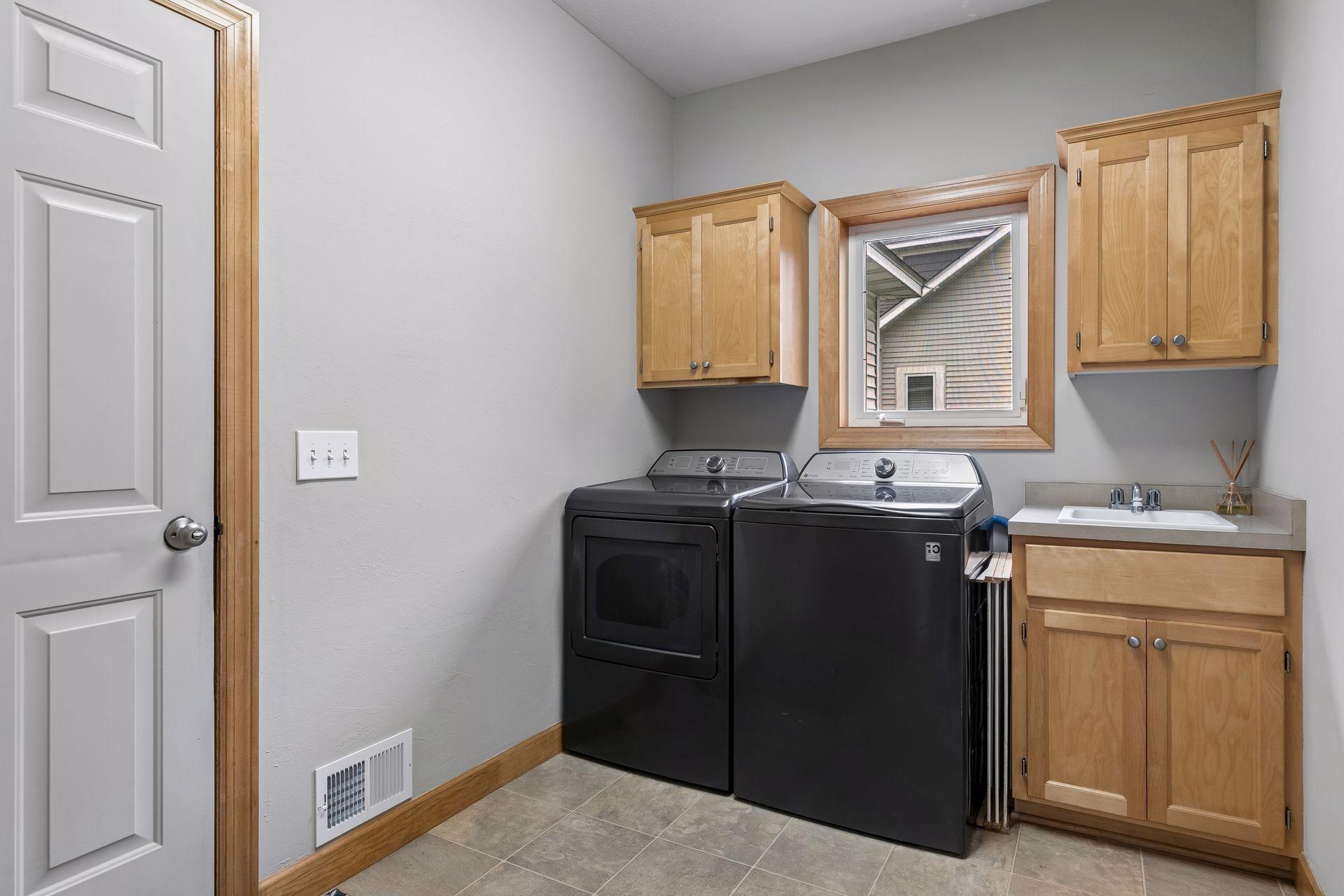 View of Residential at 8053 Enclave Bay, Woodbury MN 55125, Woodbury (35 of 91) - Mike Wilen | Minnesota Team Real Estate