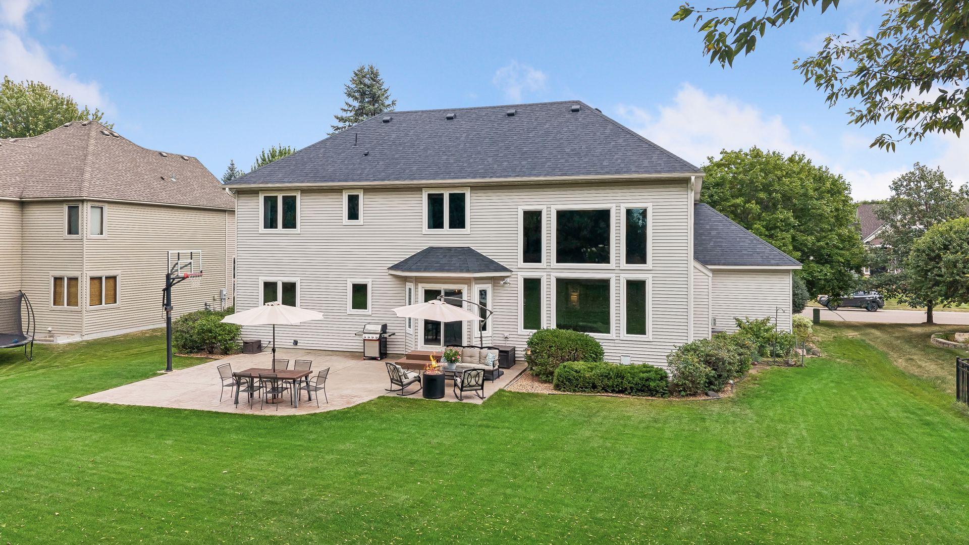 View of Residential at 8053 Enclave Bay, Woodbury MN 55125, Woodbury (71 of 91) - Mike Wilen | Minnesota Team Real Estate