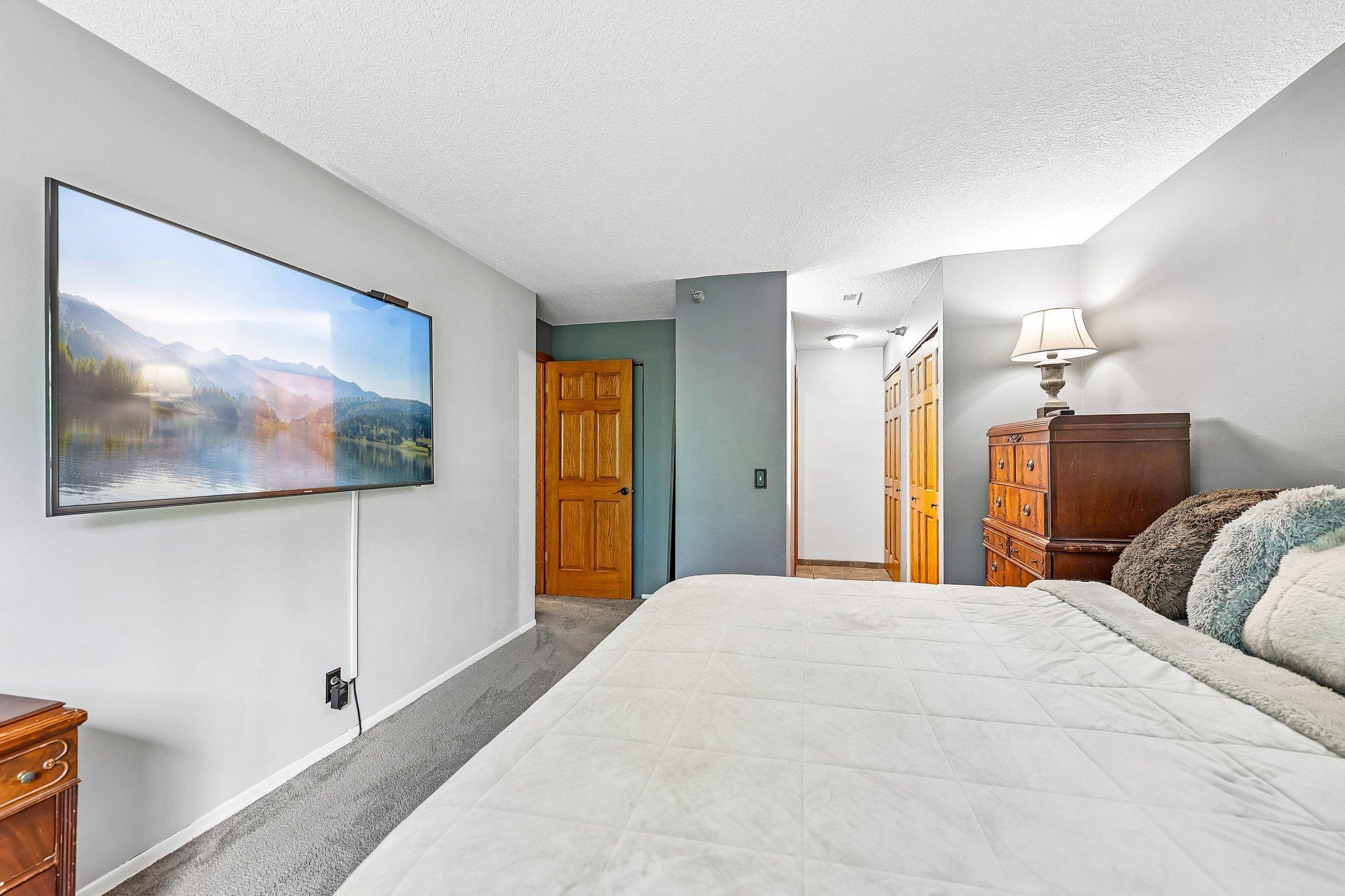 View of Residential at 6030 Chasewood Parkway #201, Minnetonka MN 55343, Minnetonka (21 of 47) - Mike Wilen | Minnesota Team Real Estate