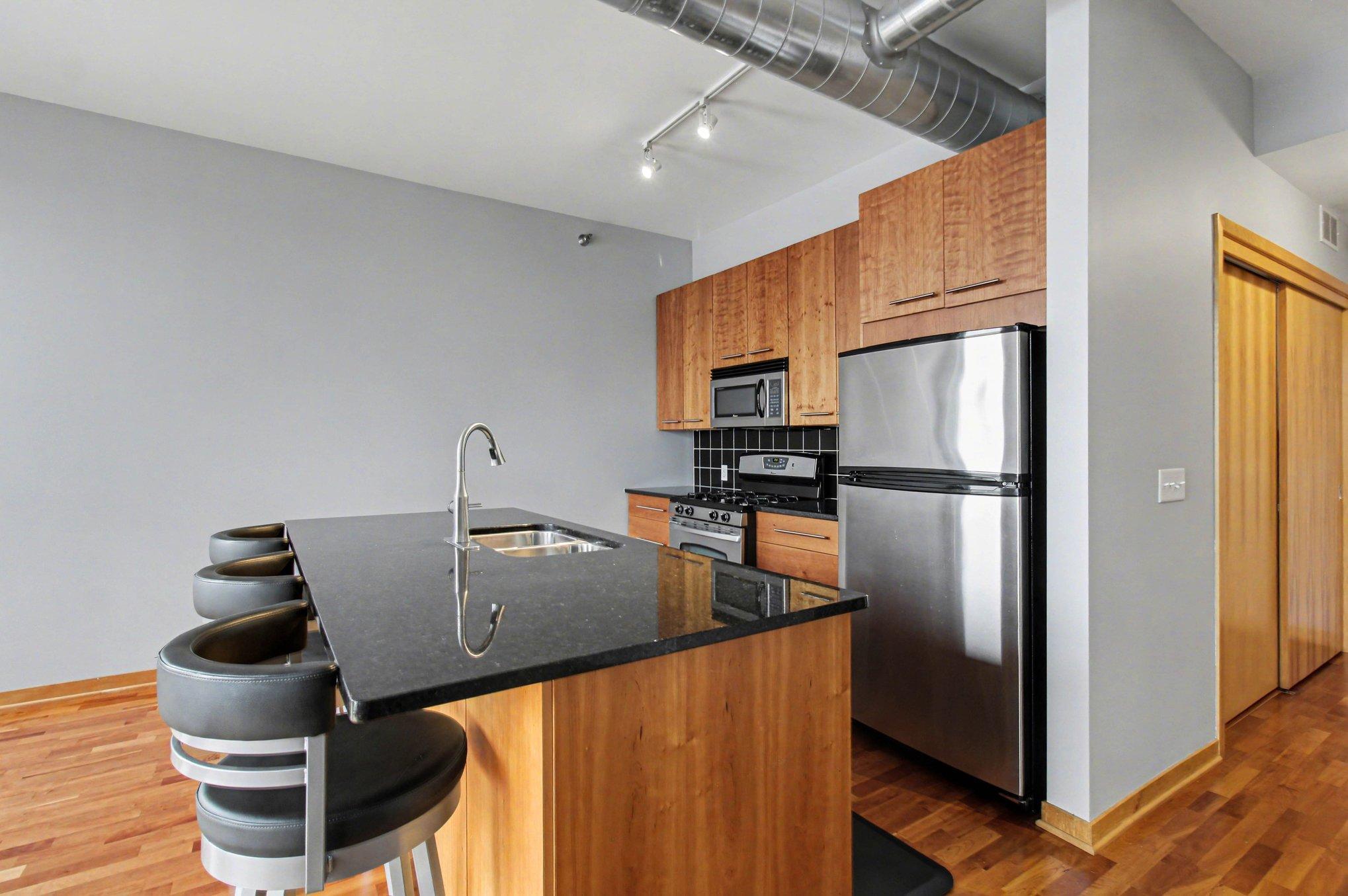 View of Residential at 1211 Lagoon Avenue #410, Minneapolis MN 55408, Minneapolis (10 of 19) - Mike Wilen | Minnesota Team Real Estate