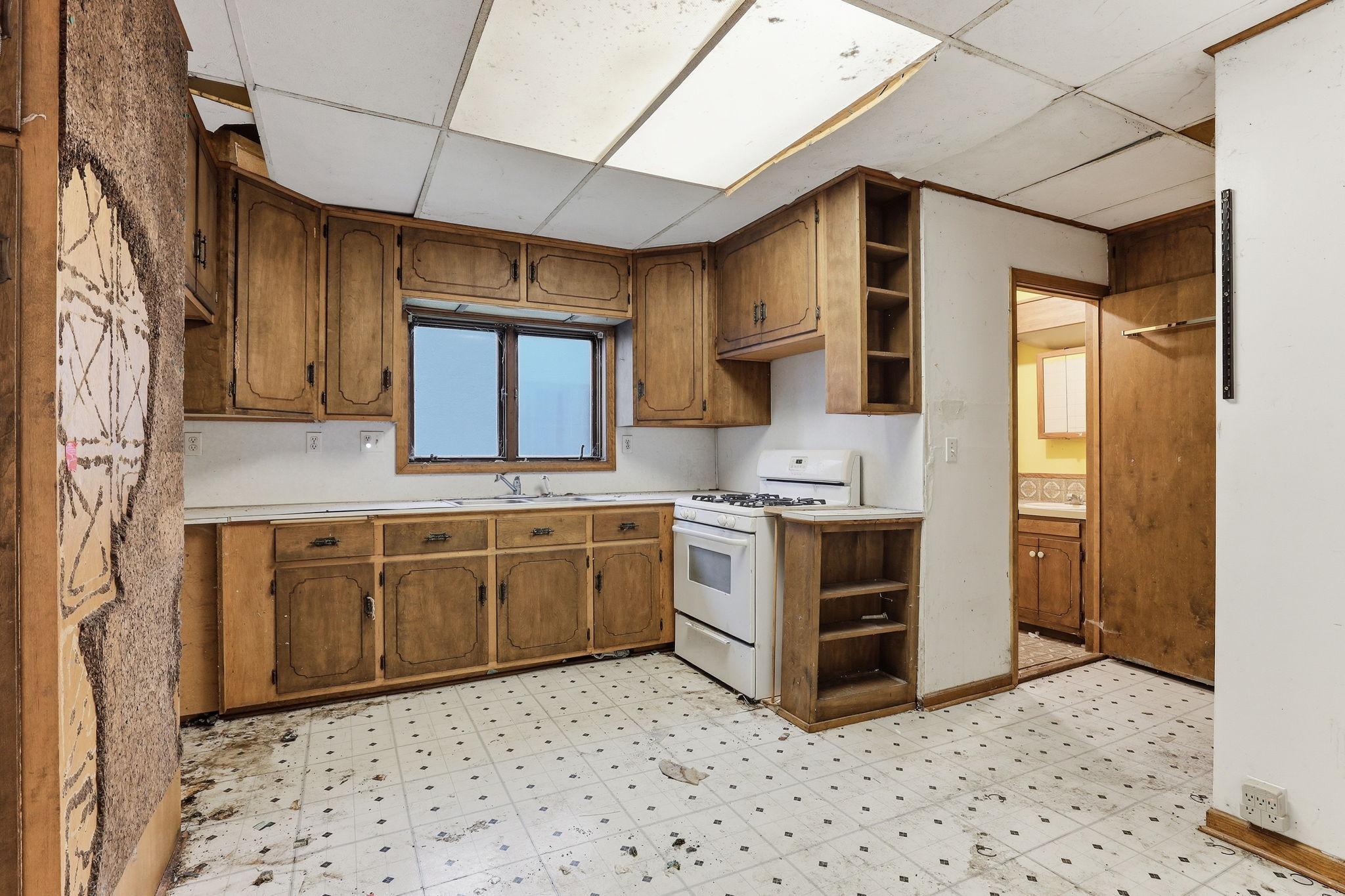 View of Residential Income at 1611 Madison Street, Minneapolis MN 55413, Minneapolis (8 of 21) - Mike Wilen | Minnesota Team Real Estate