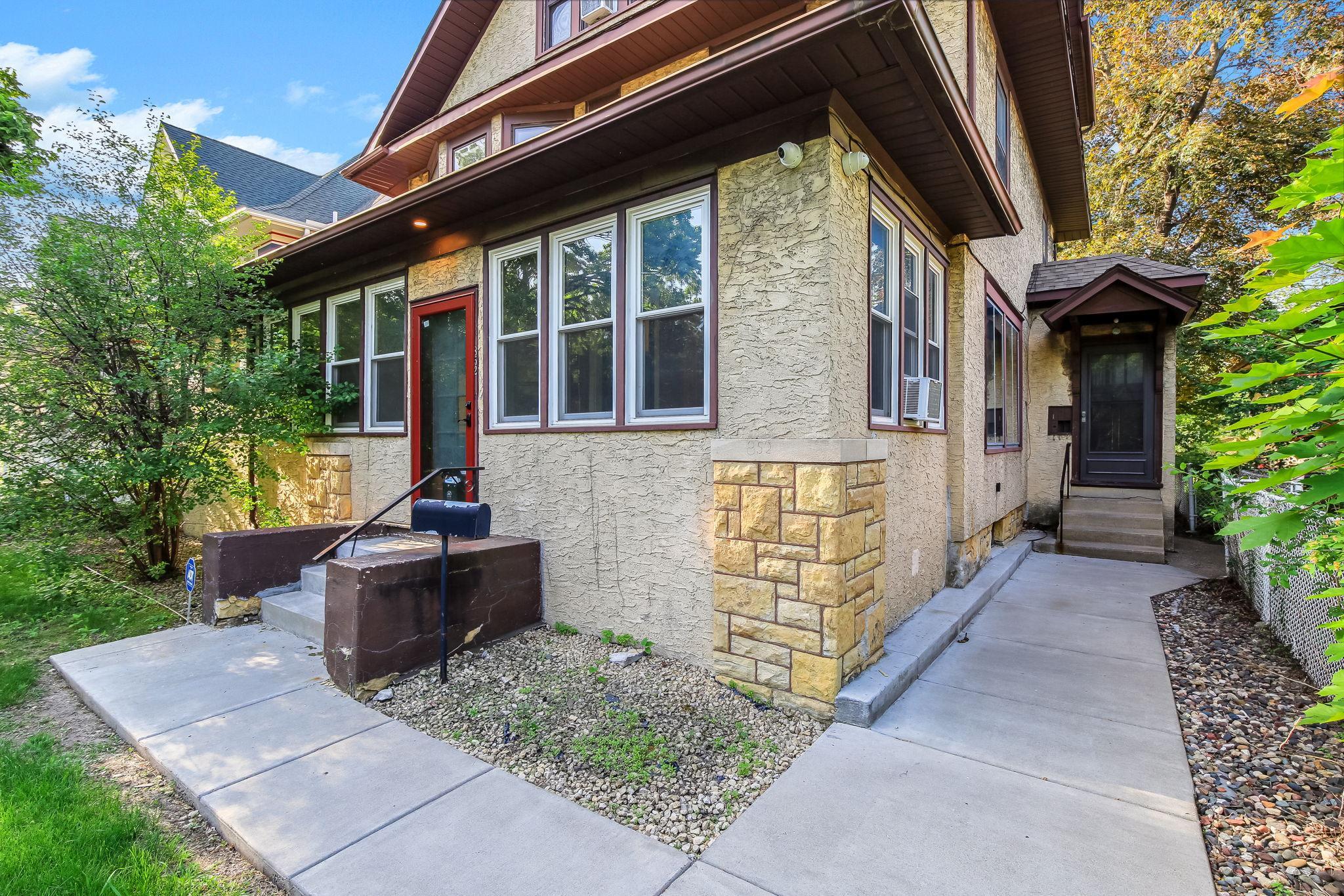 View of Residential Income at 852 Ashland Avenue, Saint Paul MN 55104, Saint Paul (3 of 40) - Mike Wilen | Minnesota Team Real Estate