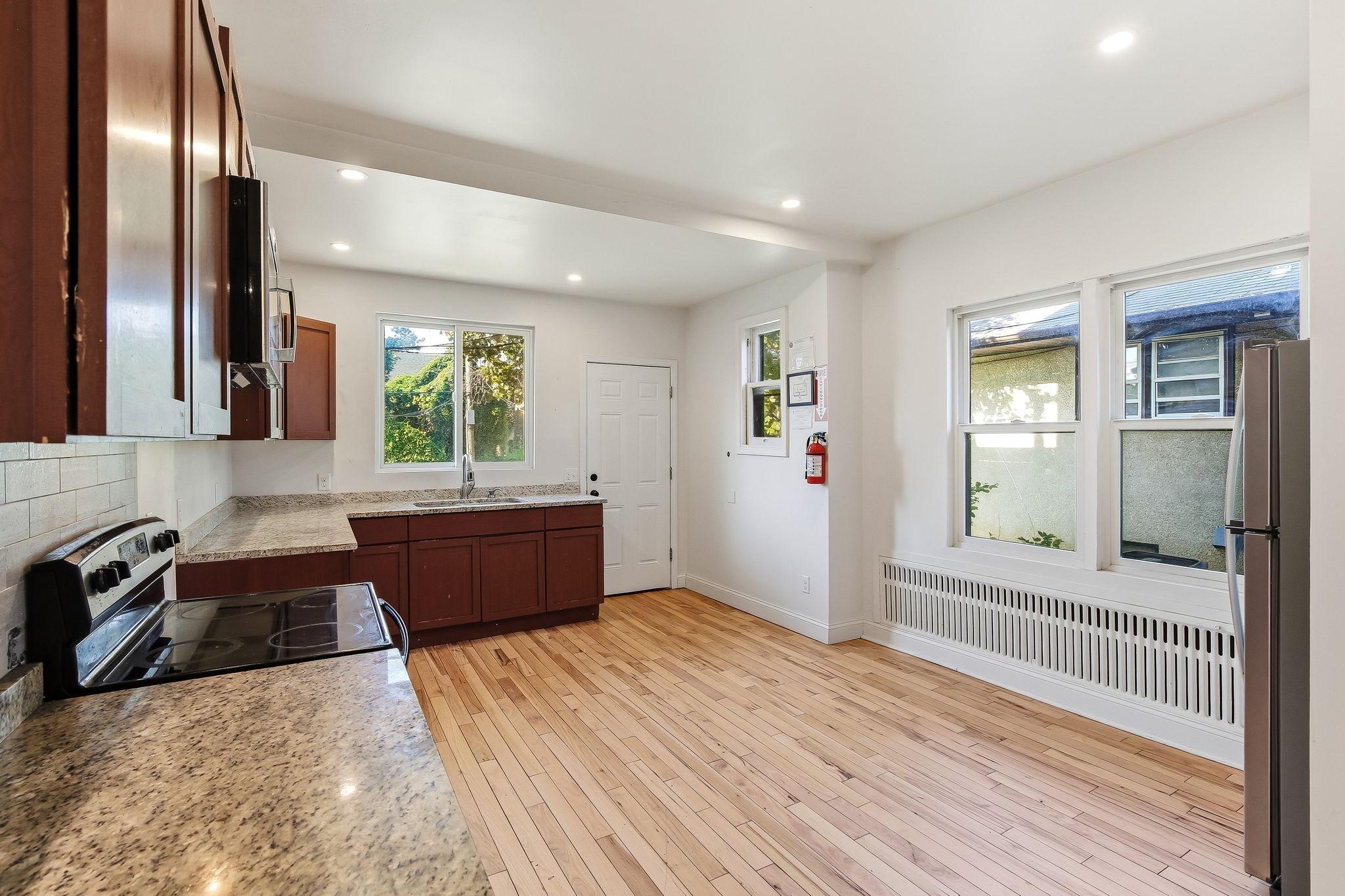 View of Residential Income at 852 Ashland Avenue, Saint Paul MN 55104, Saint Paul (12 of 40) - Mike Wilen | Minnesota Team Real Estate