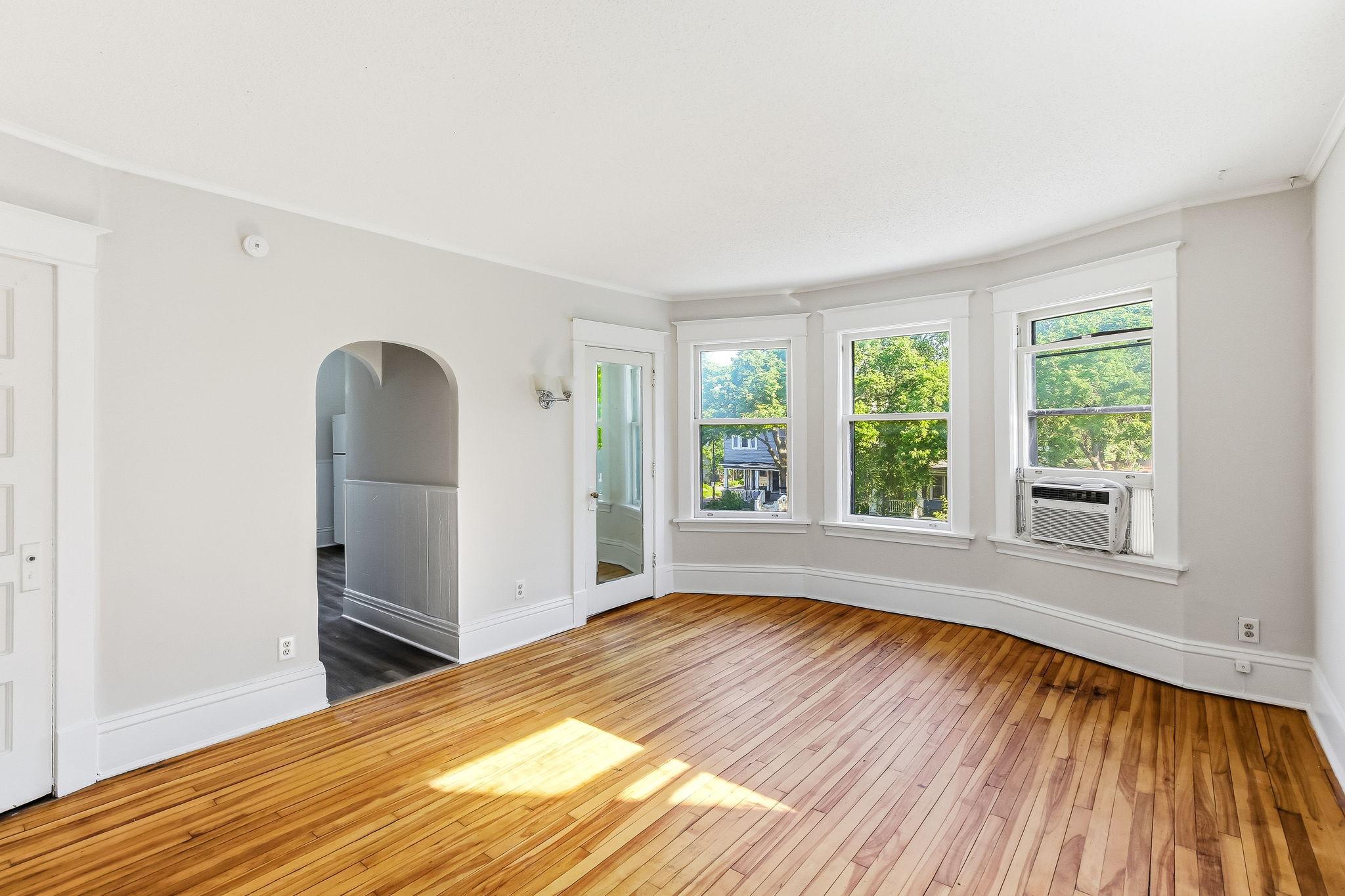 View of Residential Income at 852 Ashland Avenue, Saint Paul MN 55104, Saint Paul (19 of 40) - Mike Wilen | Minnesota Team Real Estate