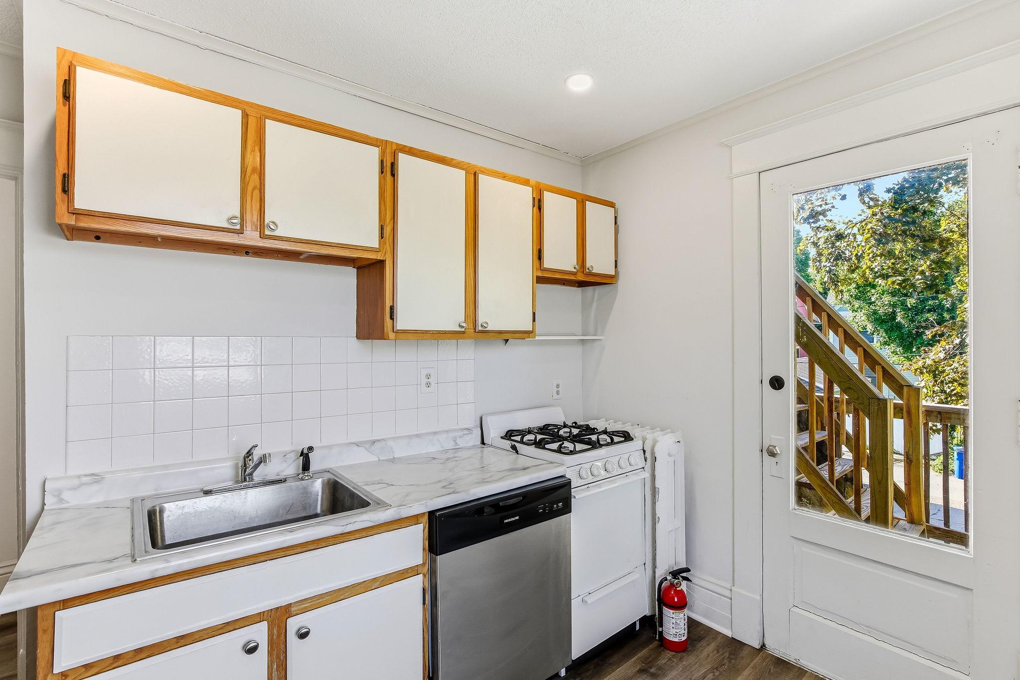 View of Residential Income at 852 Ashland Avenue, Saint Paul MN 55104, Saint Paul (27 of 40) - Mike Wilen | Minnesota Team Real Estate