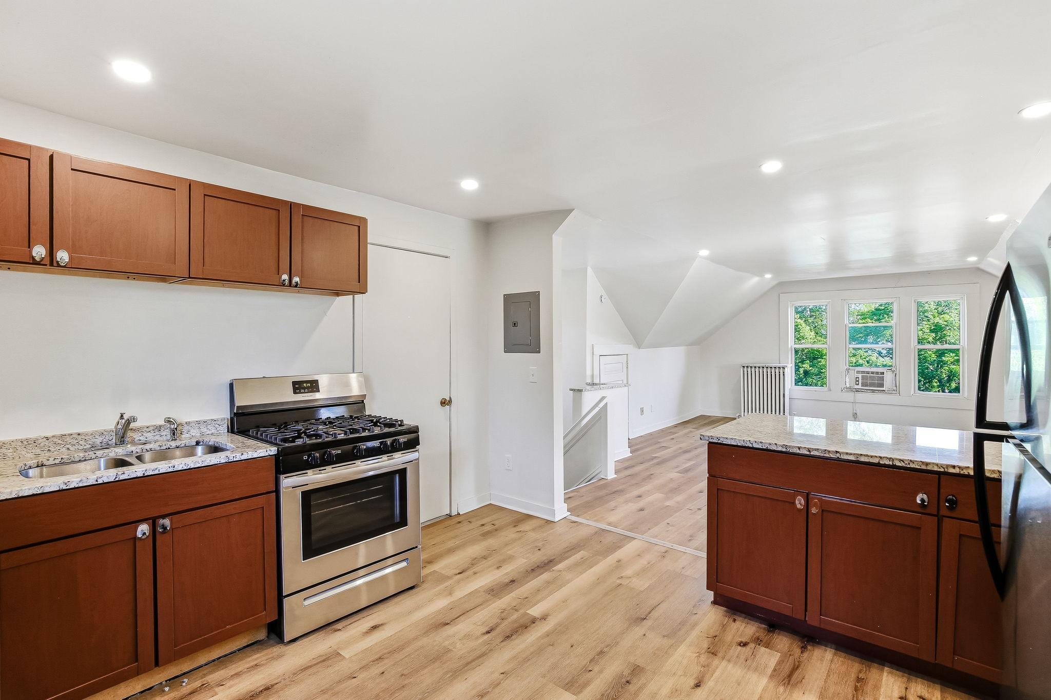 View of Residential Income at 852 Ashland Avenue, Saint Paul MN 55104, Saint Paul (31 of 40) - Mike Wilen | Minnesota Team Real Estate