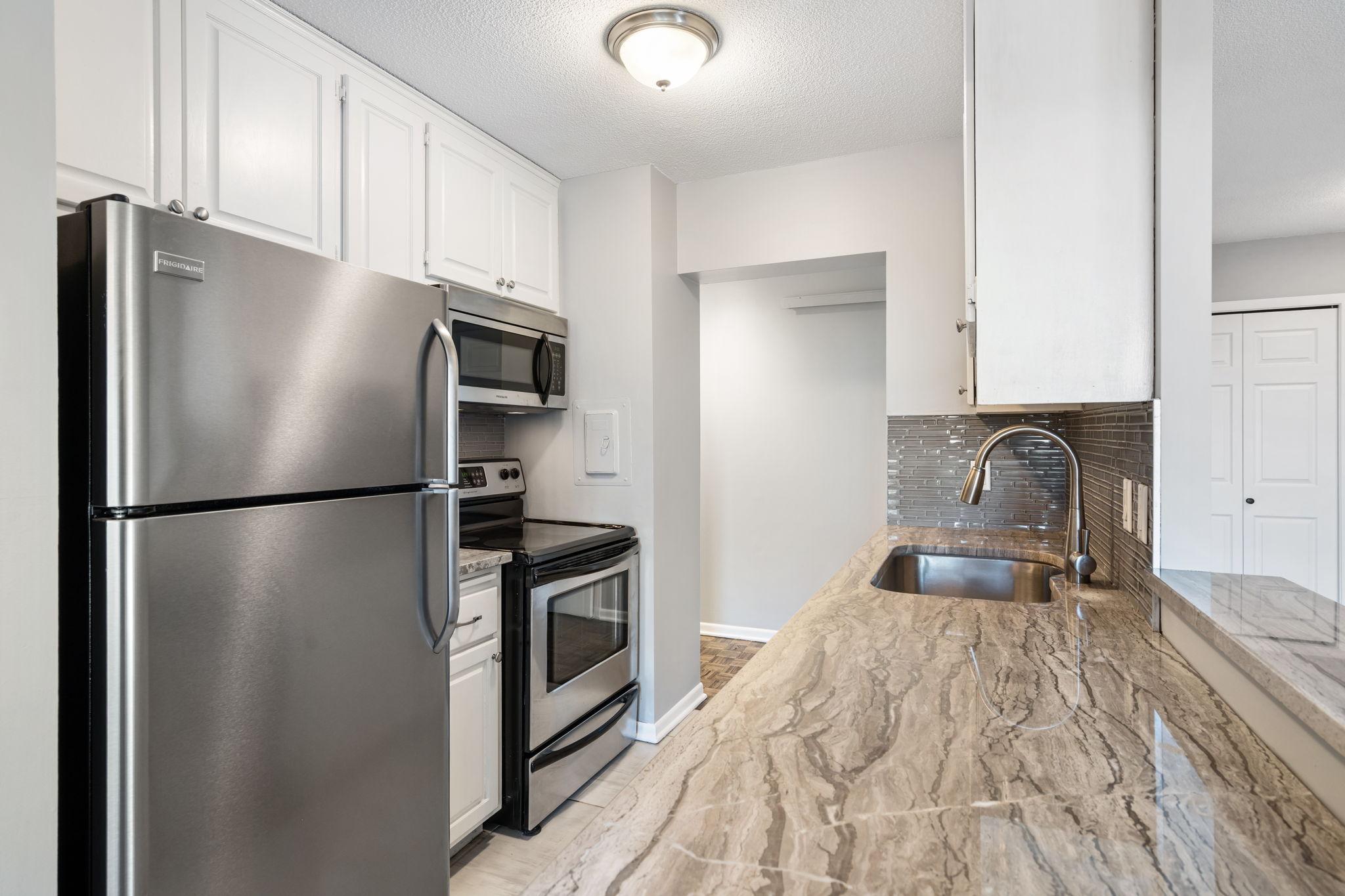 View of Residential at 410 Groveland Avenue #1605, Minneapolis MN 55403, Minneapolis (10 of 38) - Mike Wilen | Minnesota Team Real Estate