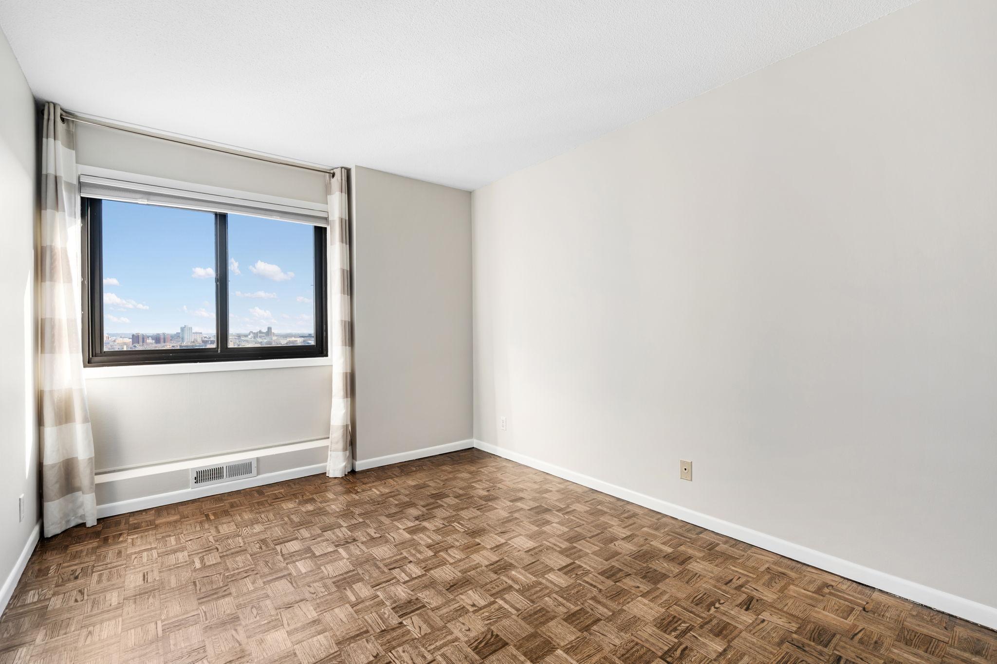 View of Residential at 410 Groveland Avenue #1605, Minneapolis MN 55403, Minneapolis (15 of 38) - Mike Wilen | Minnesota Team Real Estate