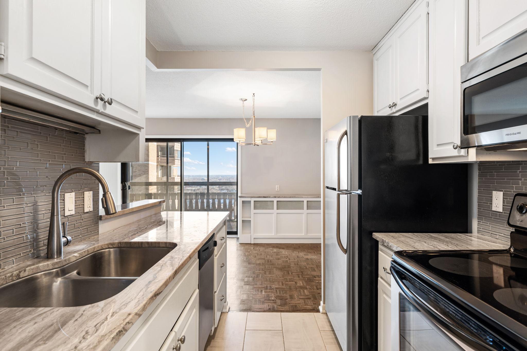View of Residential at 410 Groveland Avenue #1605, Minneapolis MN 55403, Minneapolis (12 of 38) - Mike Wilen | Minnesota Team Real Estate