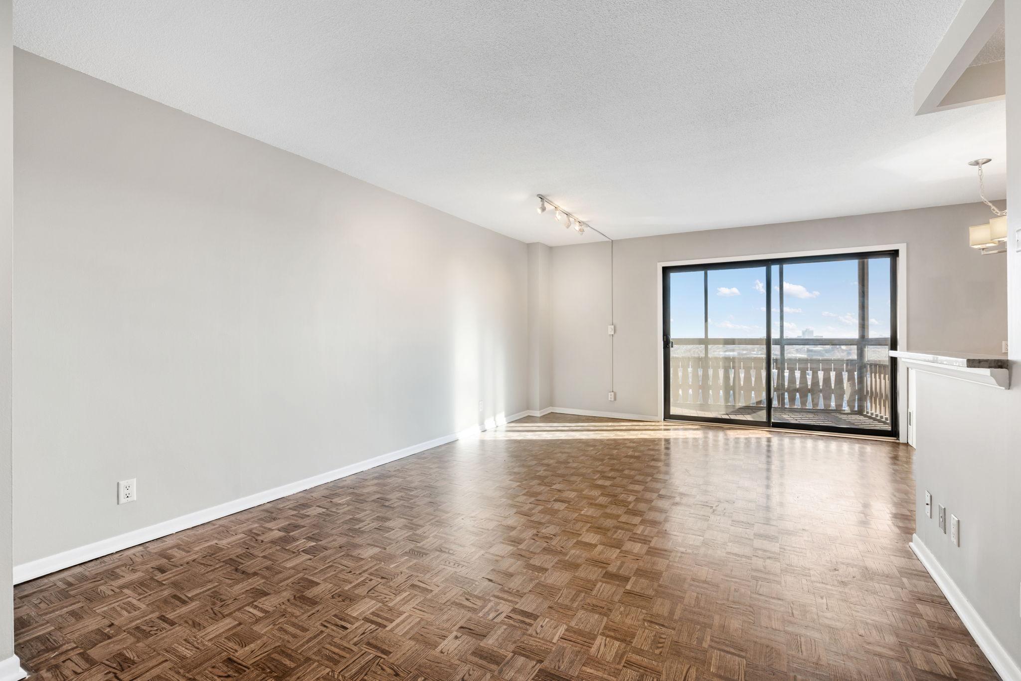 View of Residential at 410 Groveland Avenue #1605, Minneapolis MN 55403, Minneapolis (5 of 38) - Mike Wilen | Minnesota Team Real Estate