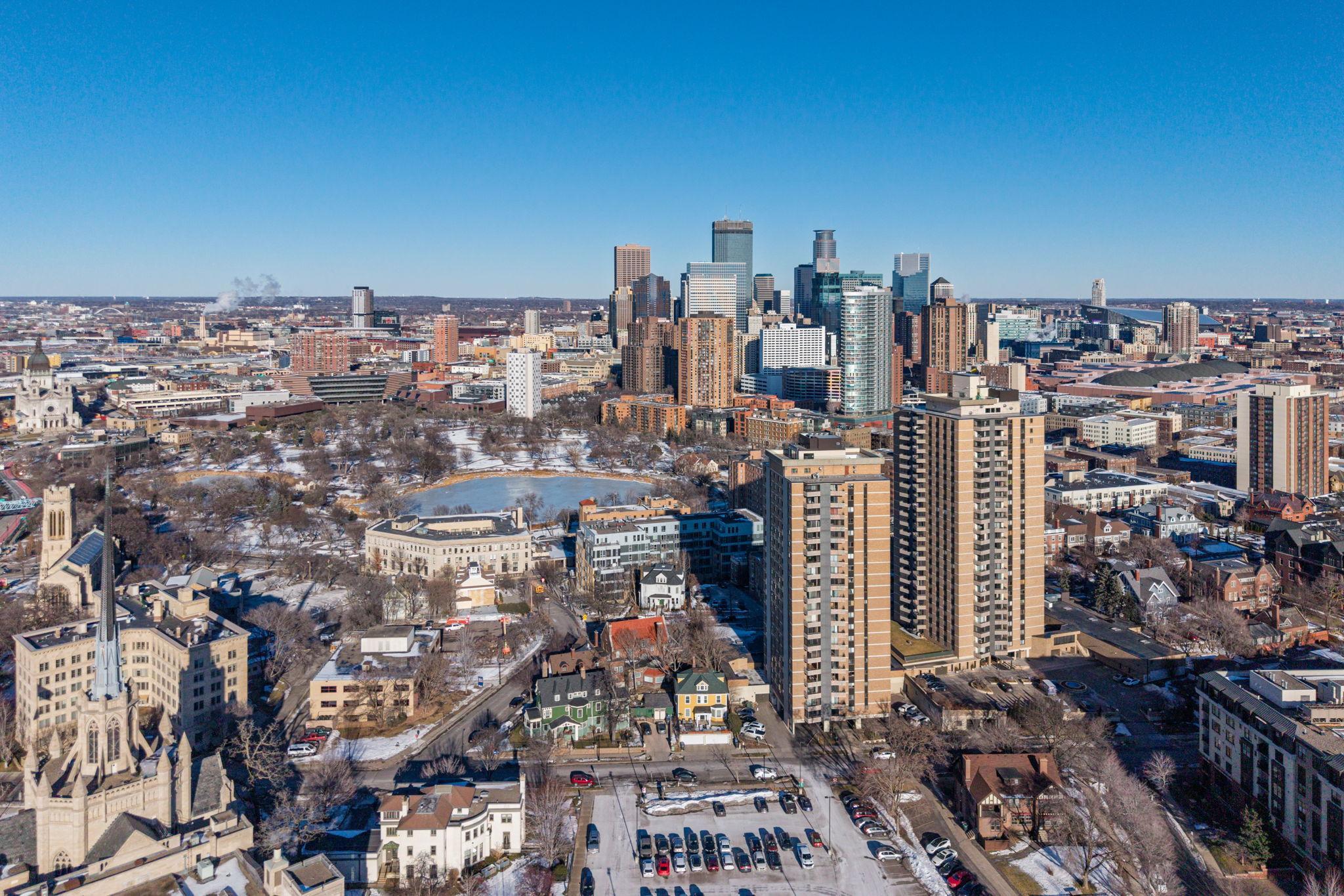 View of Residential at 410 Groveland Avenue #1605, Minneapolis MN 55403, Minneapolis (31 of 38) - Mike Wilen | Minnesota Team Real Estate