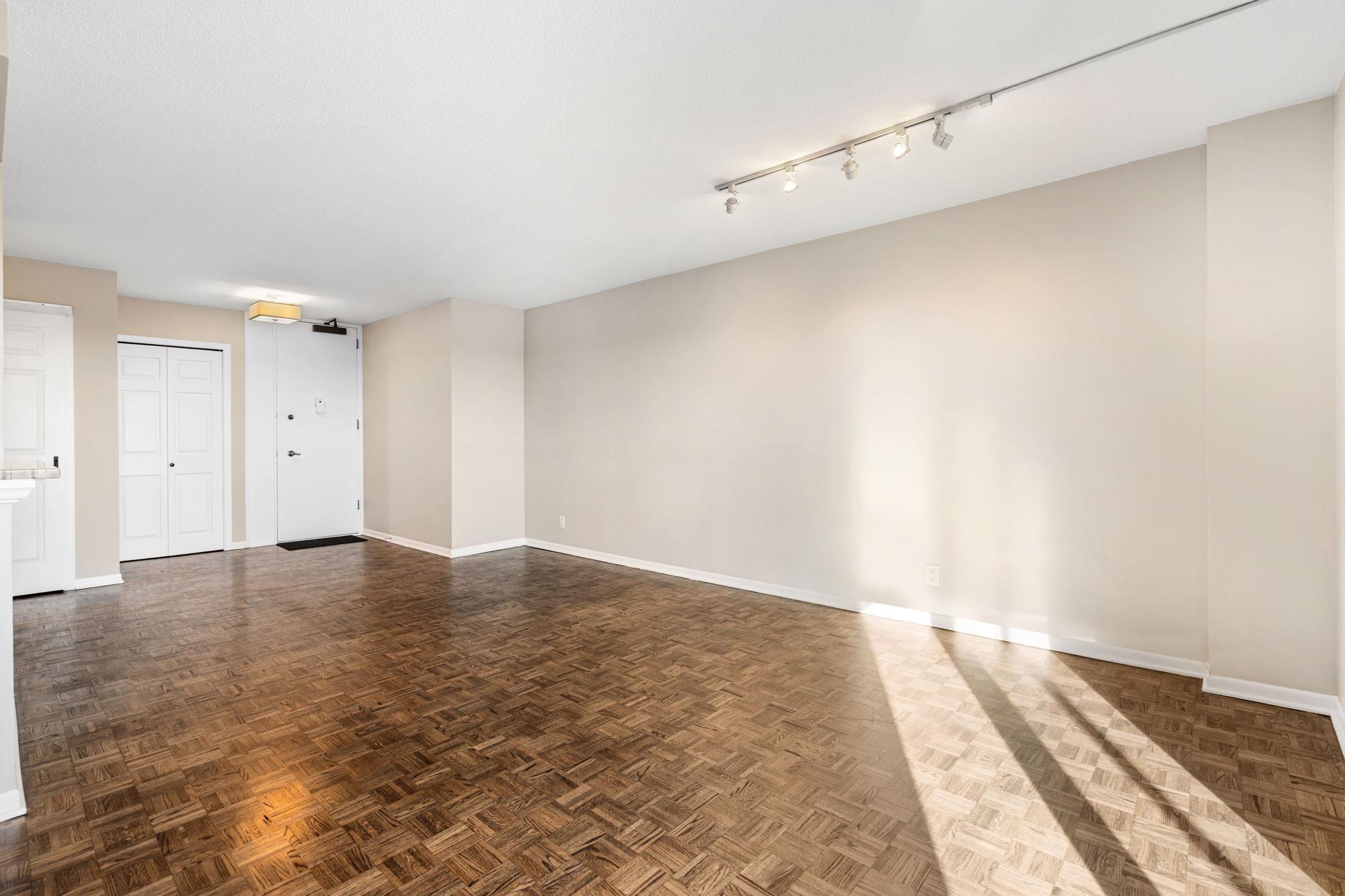 View of Residential at 410 Groveland Avenue #1605, Minneapolis MN 55403, Minneapolis (8 of 38) - Mike Wilen | Minnesota Team Real Estate