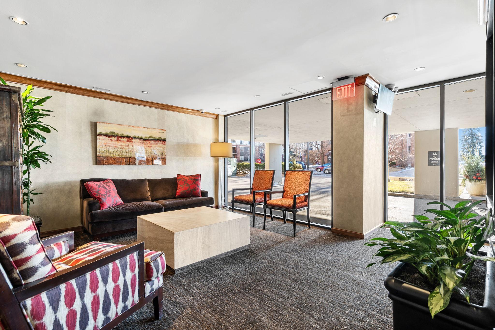 View of Residential at 410 Groveland Avenue #1605, Minneapolis MN 55403, Minneapolis (21 of 38) - Mike Wilen | Minnesota Team Real Estate