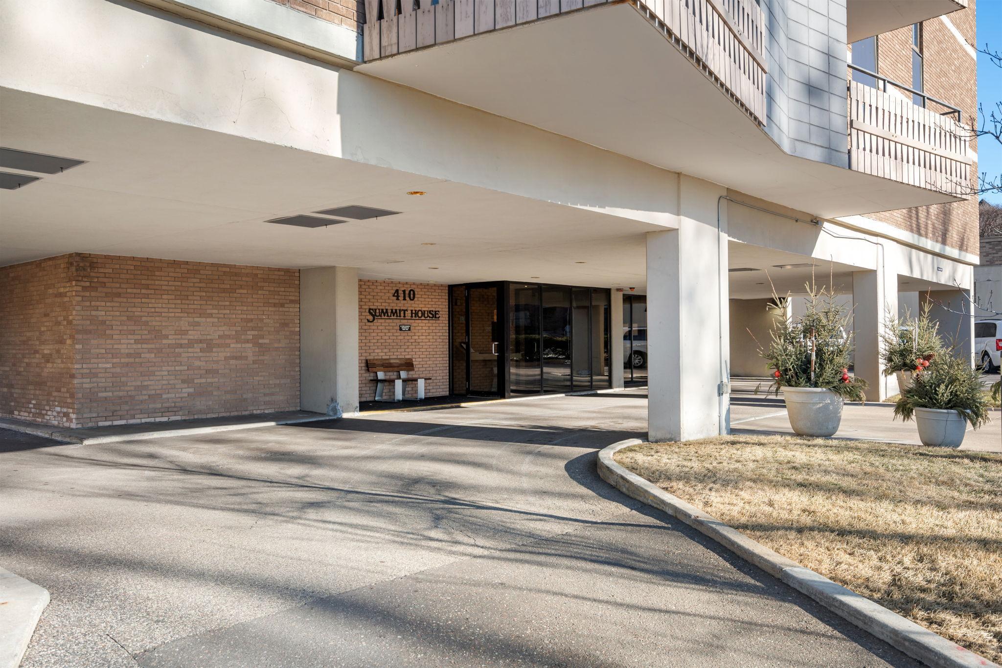 View of Residential at 410 Groveland Avenue #1605, Minneapolis MN 55403, Minneapolis (20 of 38) - Mike Wilen | Minnesota Team Real Estate