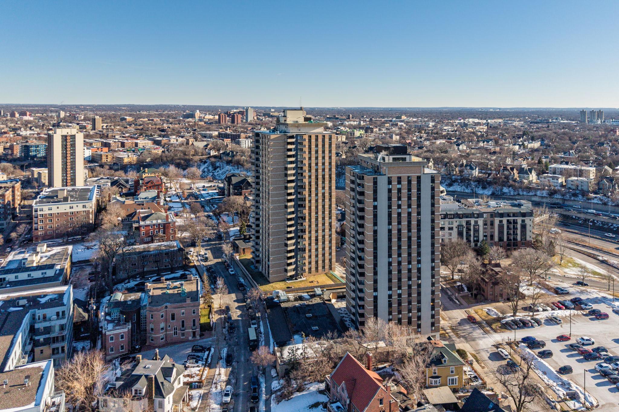 View of Residential at 410 Groveland Avenue #1605, Minneapolis MN 55403, Minneapolis (35 of 38) - Mike Wilen | Minnesota Team Real Estate