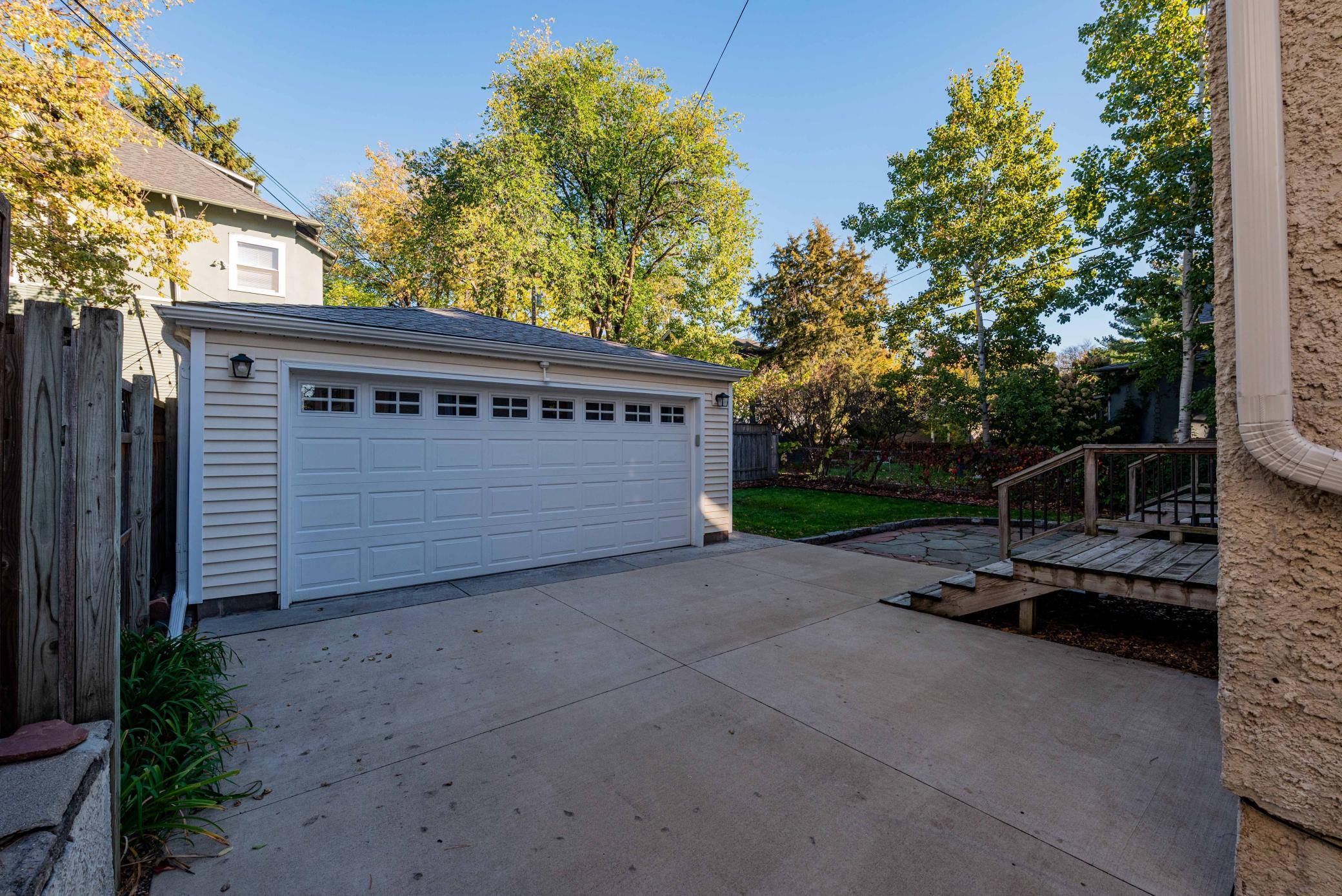 View of Residential at 2503 Irving Avenue, Minneapolis MN 55405, Minneapolis (8 of 45) - Mike Wilen | Minnesota Team Real Estate