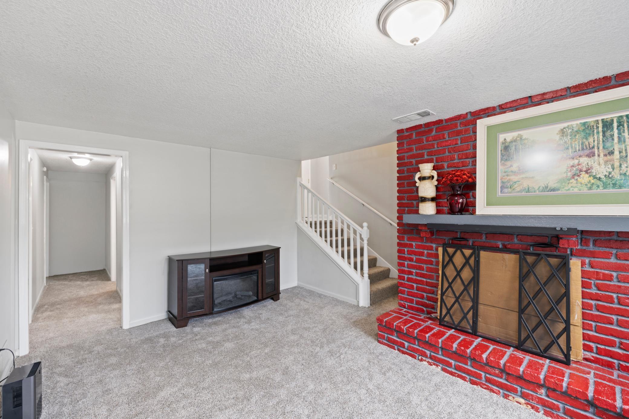 View of Residential at 8117 Florida Court, Brooklyn Park MN 55445, Brooklyn Park (14 of 22) - Mike Wilen | Minnesota Team Real Estate