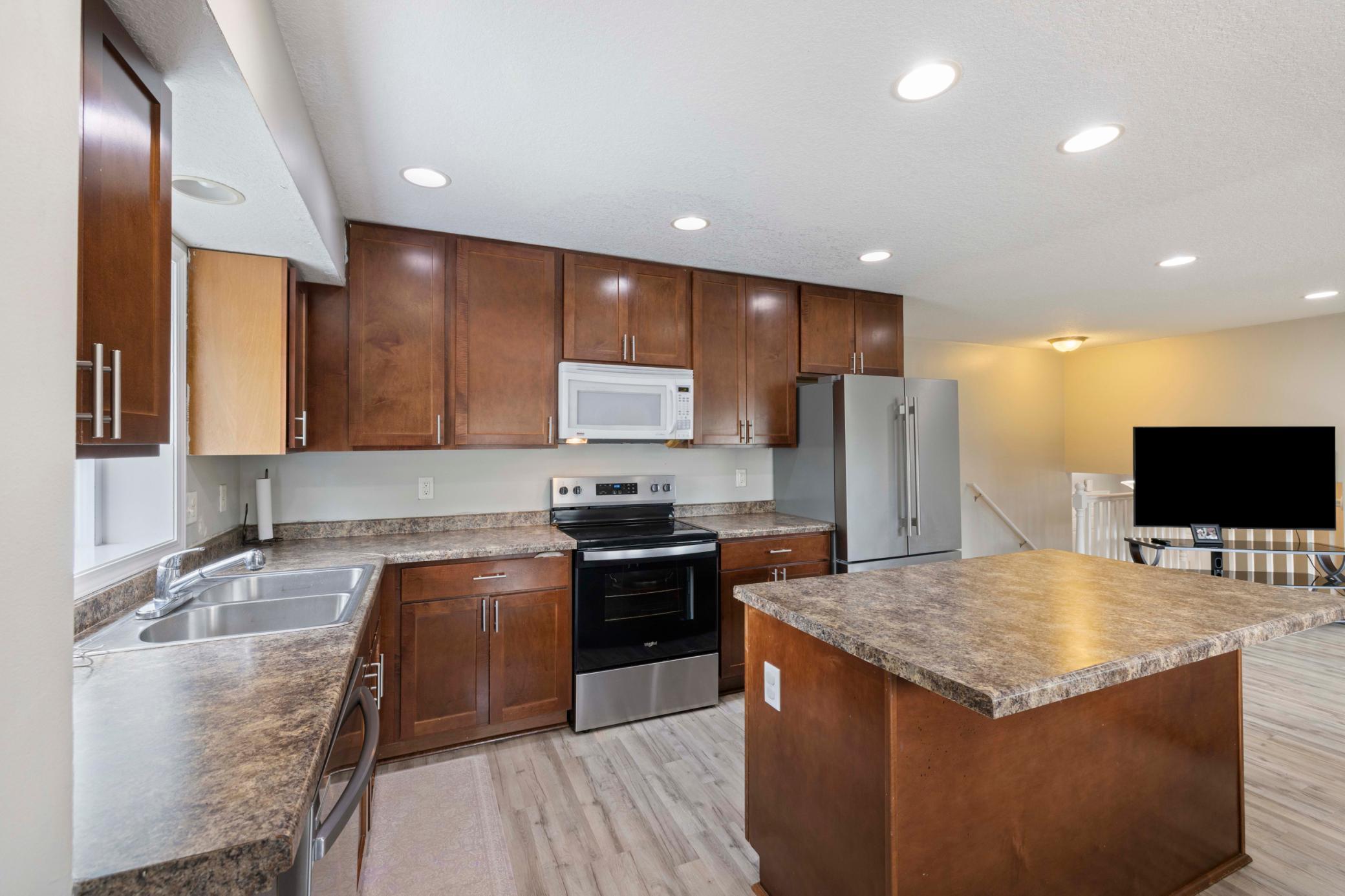 View of Residential at 8117 Florida Court, Brooklyn Park MN 55445, Brooklyn Park (9 of 22) - Mike Wilen | Minnesota Team Real Estate