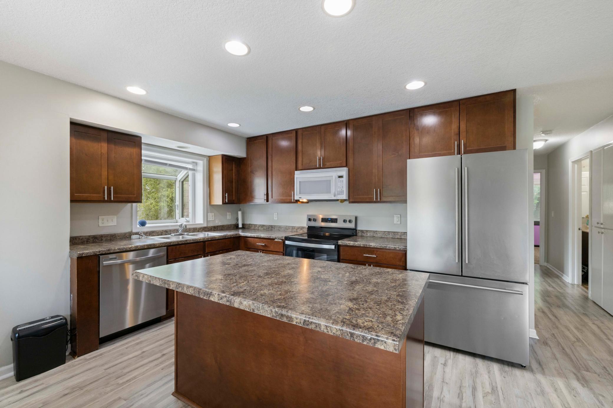 View of Residential at 8117 Florida Court, Brooklyn Park MN 55445, Brooklyn Park (8 of 22) - Mike Wilen | Minnesota Team Real Estate