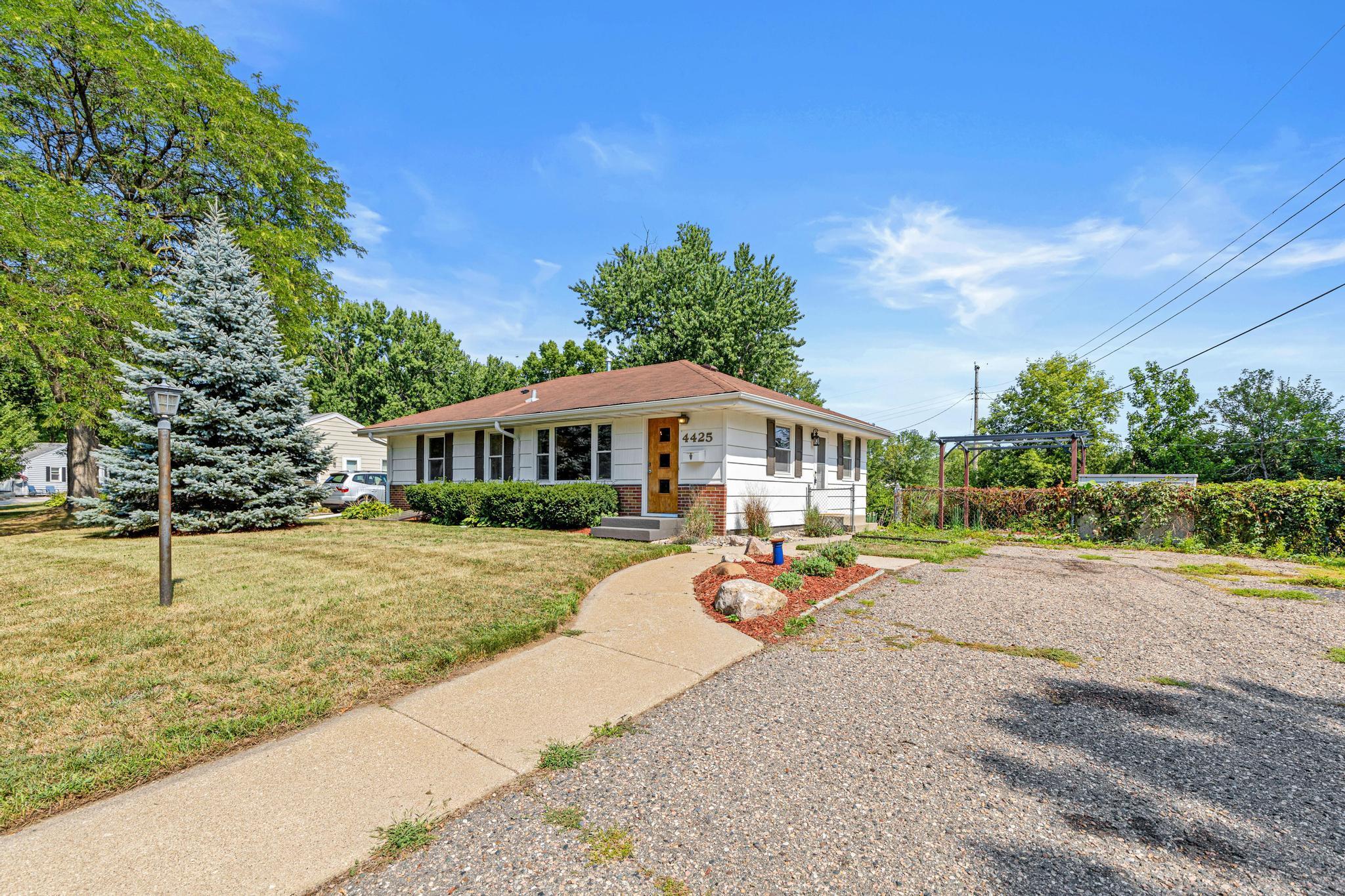 View of Residential at 4425 Crawford Road, Minnetonka MN 55343, Minnetonka (28 of 32) - Mike Wilen | Minnesota Team Real Estate