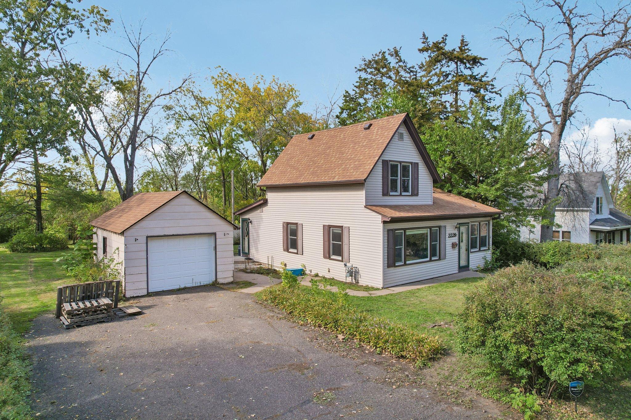 View of Residential at 2229 Oak Hill Place, North Saint Paul MN 55109, North Saint Paul (20 of 26) - Mike Wilen | Minnesota Team Real Estate
