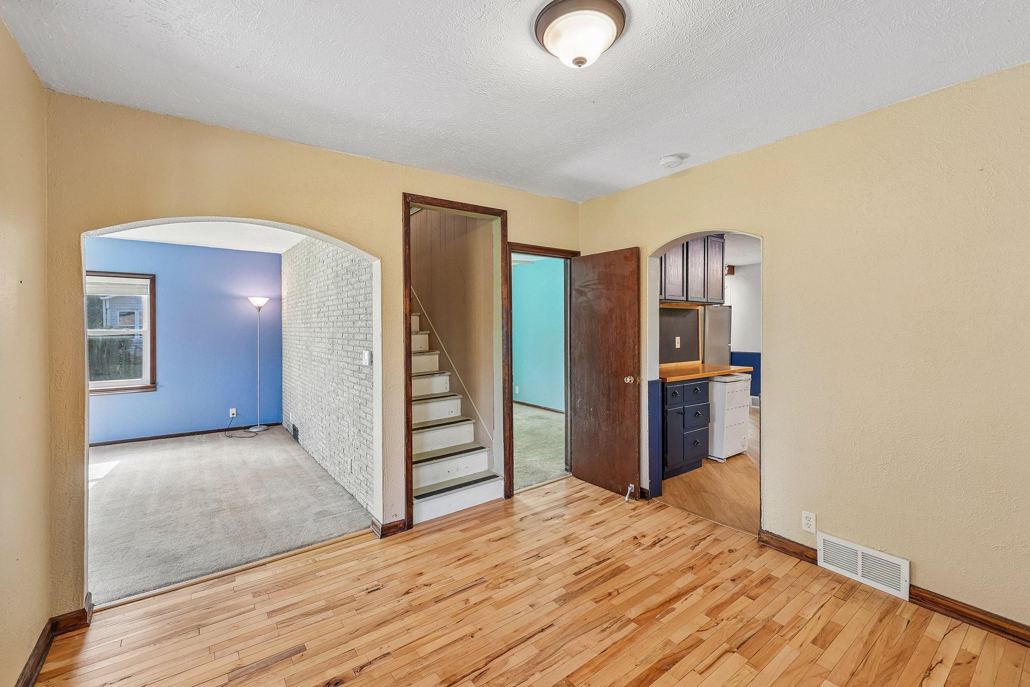 View of Residential at 2229 Oak Hill Place, North Saint Paul MN 55109, North Saint Paul (5 of 26) - Mike Wilen | Minnesota Team Real Estate