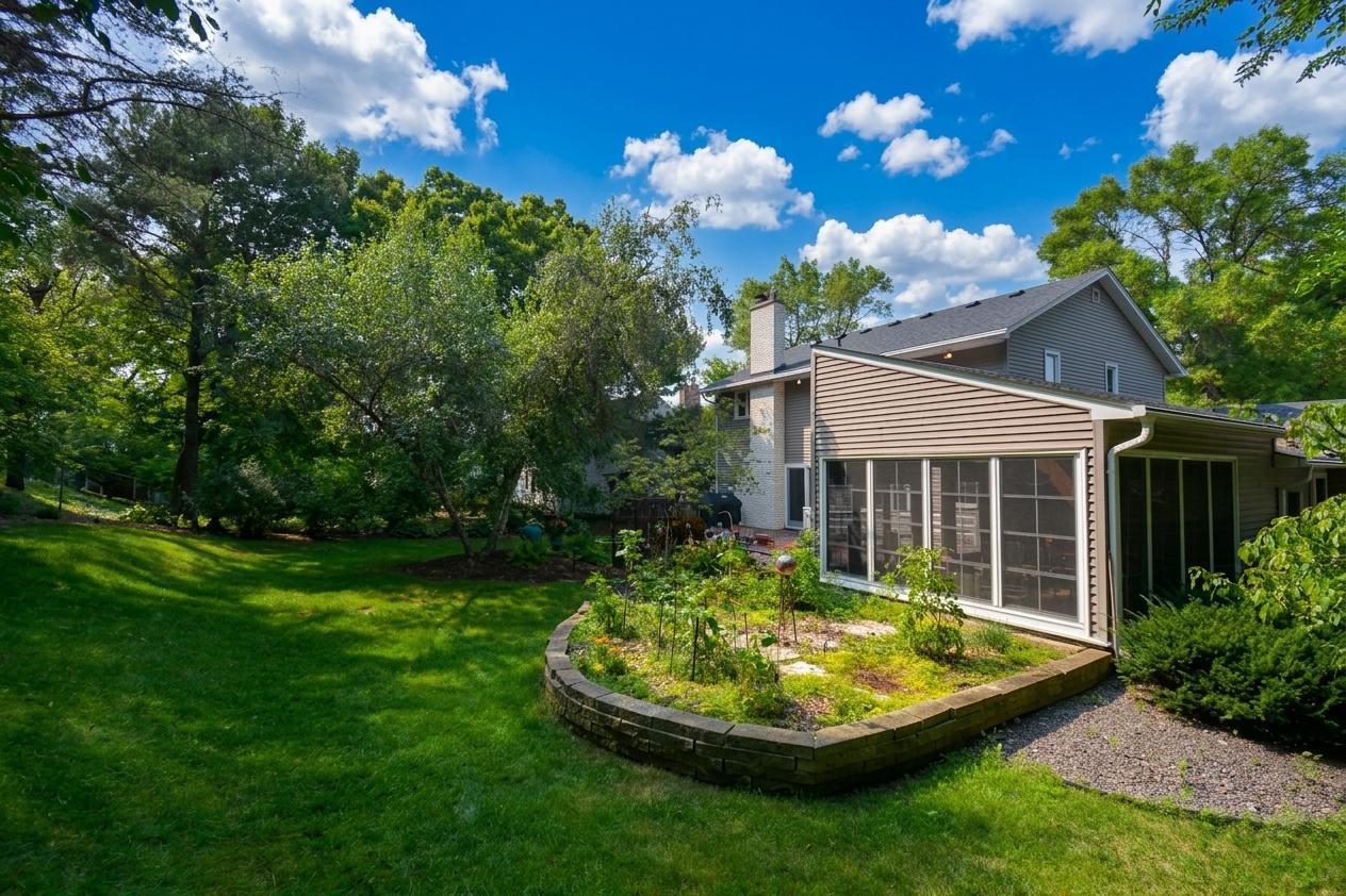 View of Residential at 776 Upper Colonial Drive, Mendota Heights MN 55118, Mendota Heights (29 of 30) - Mike Wilen | Minnesota Team Real Estate