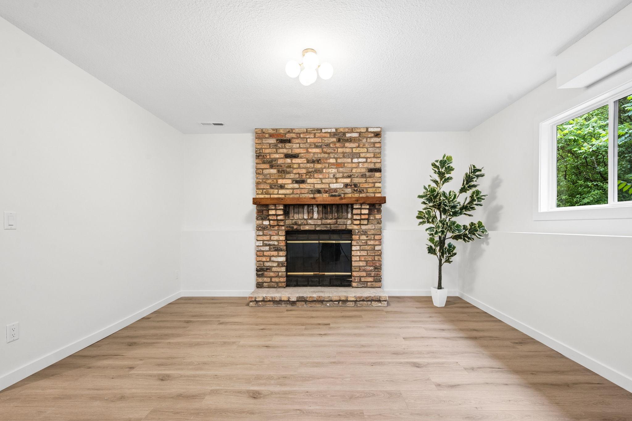 View of Residential at 18121 Covington Path, Minnetonka MN 55345, Minnetonka (17 of 27) - Mike Wilen | Minnesota Team Real Estate