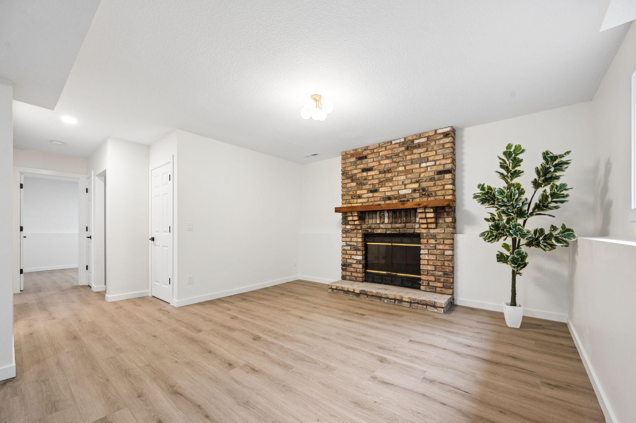 View of Residential at 18121 Covington Path, Minnetonka MN 55345, Minnetonka (18 of 27) - Mike Wilen | Minnesota Team Real Estate