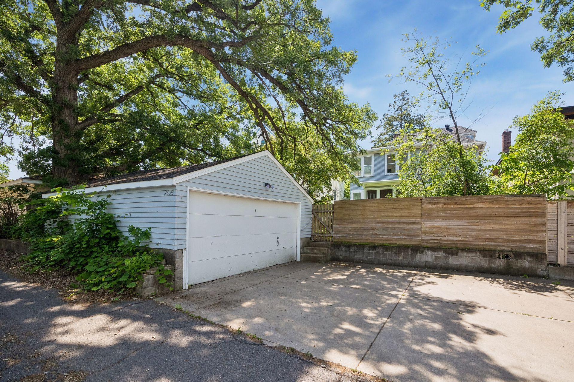View of Residential at 2432 24th Street, Minneapolis MN 55405, Minneapolis (35 of 51) - Mike Wilen | Minnesota Team Real Estate
