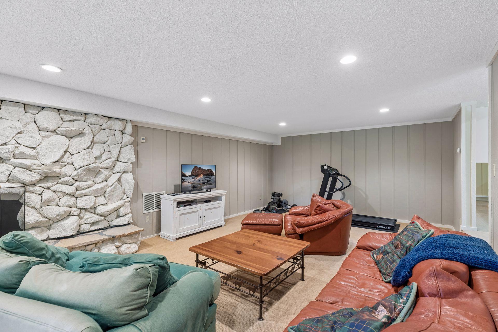 View of Residential at 1355 Medora Road, Mendota Heights MN 55118, Mendota Heights (38 of 57) - Mike Wilen | Minnesota Team Real Estate