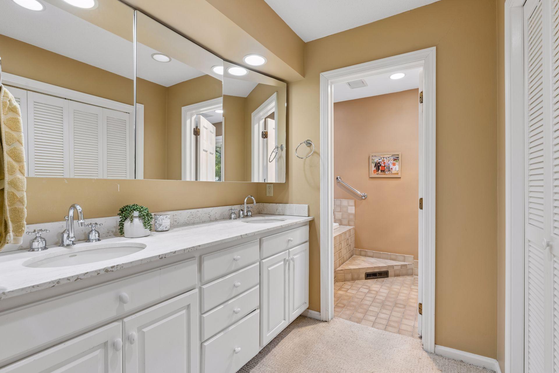 View of Residential at 1355 Medora Road, Mendota Heights MN 55118, Mendota Heights (24 of 57) - Mike Wilen | Minnesota Team Real Estate