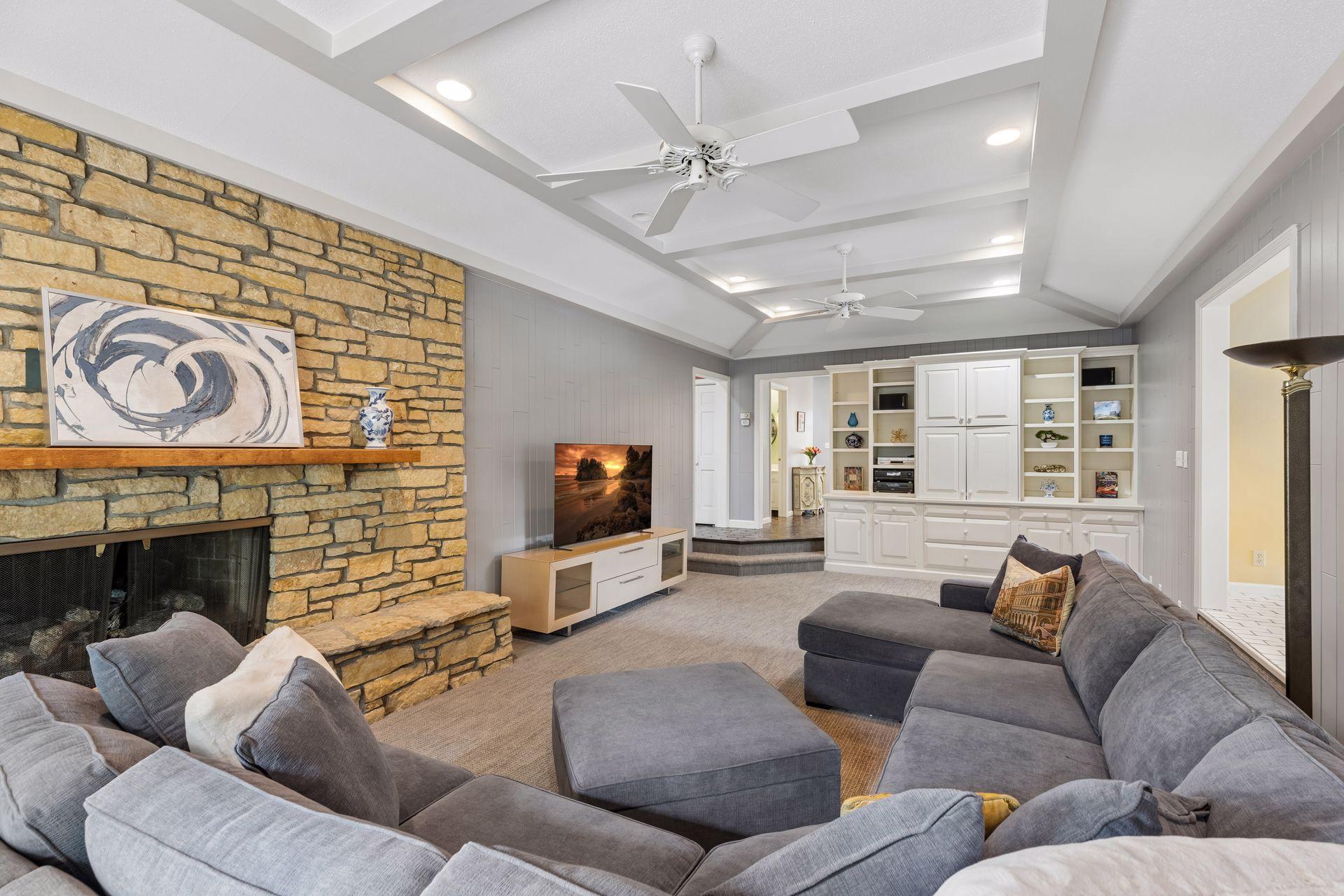 View of Residential at 1355 Medora Road, Mendota Heights MN 55118, Mendota Heights (11 of 57) - Mike Wilen | Minnesota Team Real Estate