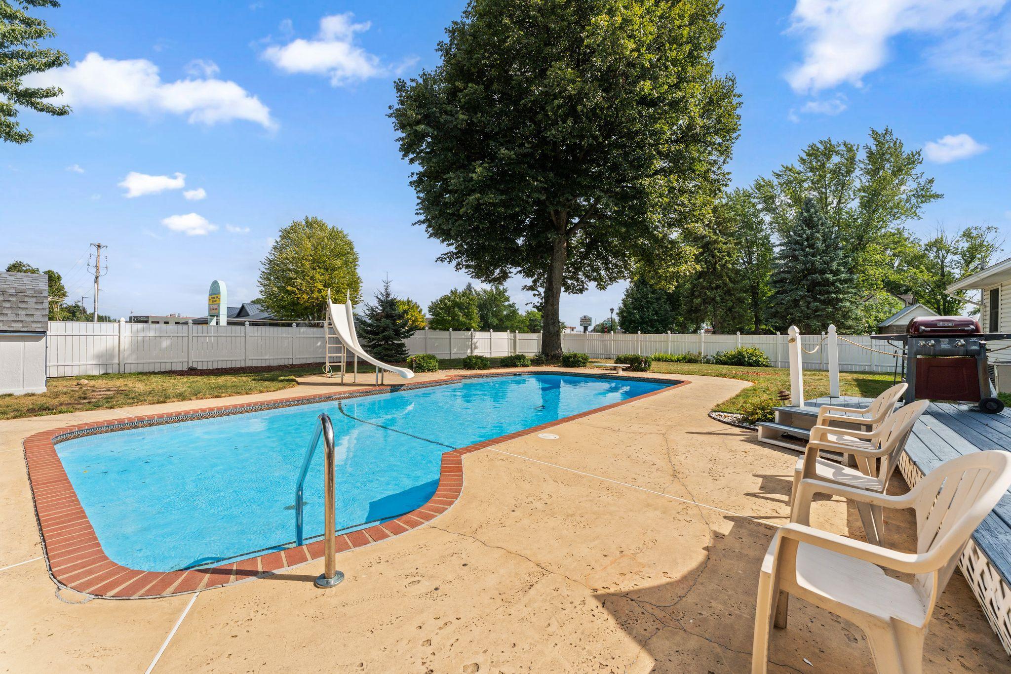 View of Residential at 14490 Gannon Way, Apple Valley MN 55124, Apple Valley (35 of 40) - Mike Wilen | Minnesota Team Real Estate