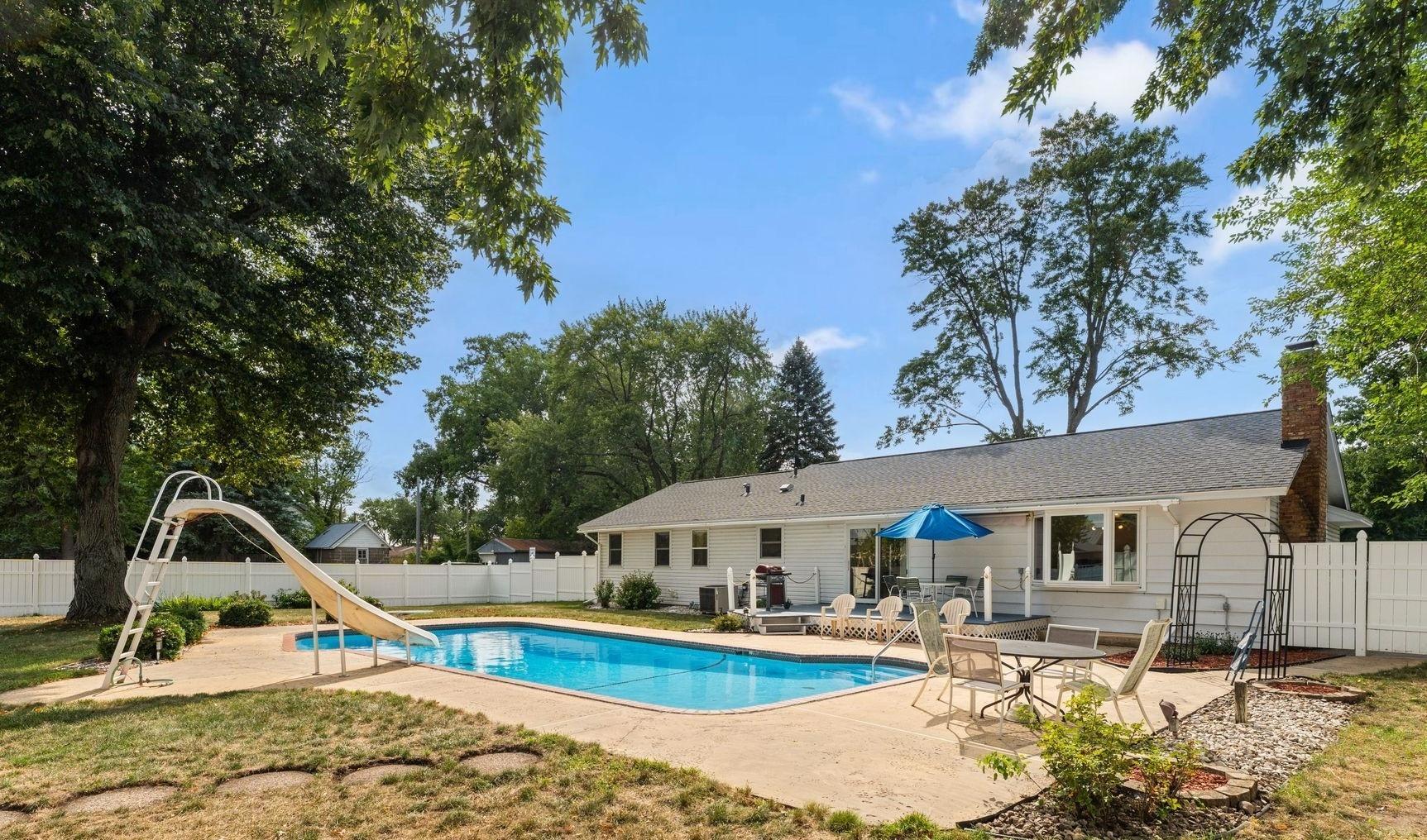 View of Residential at 14490 Gannon Way, Apple Valley MN 55124, Apple Valley (38 of 40) - Mike Wilen | Minnesota Team Real Estate