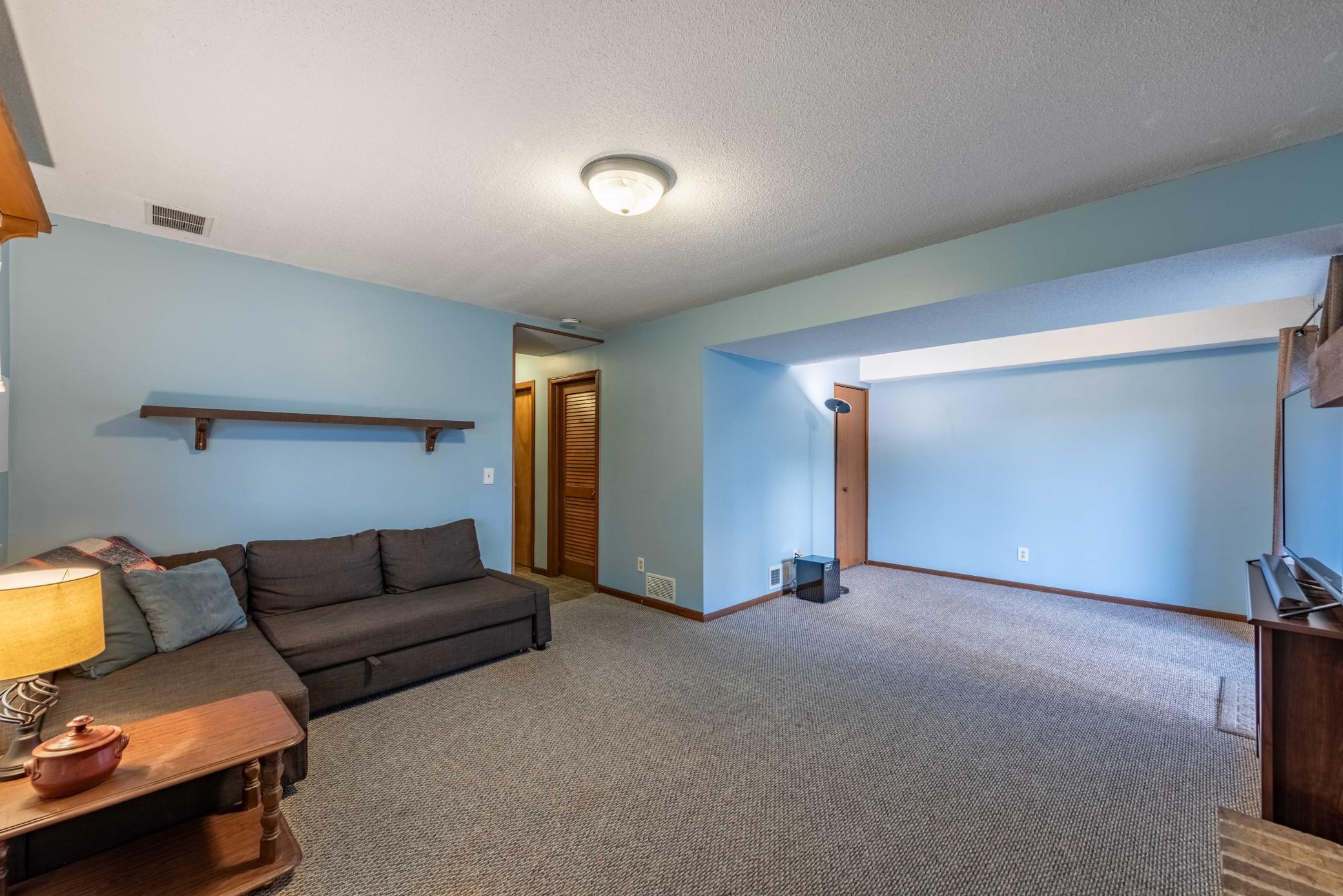 View of Residential at 1303 140th Street, Burnsville MN 55337, Burnsville (27 of 39) - Mike Wilen | Minnesota Team Real Estate