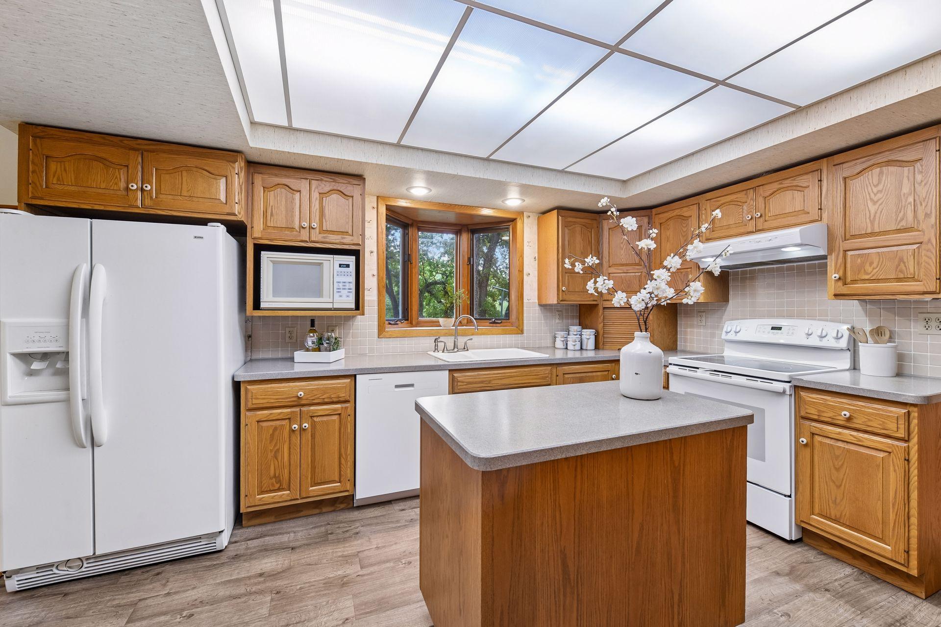 View of Residential at 18503 Hanus Road, Minnetonka MN 55345, Minnetonka (6 of 38) - Mike Wilen | Minnesota Team Real Estate