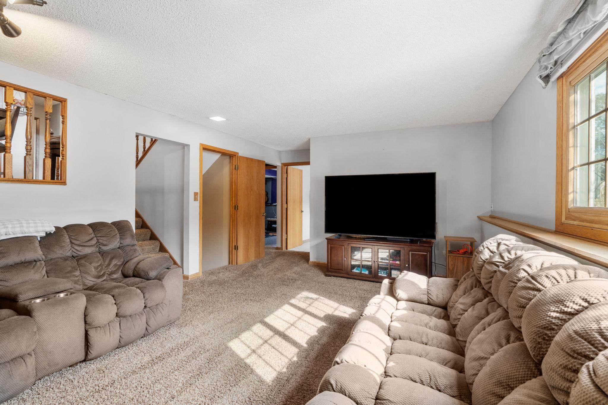 View of Residential at 4717 Covington Circle, Eagan MN 55122, Eagan (20 of 30) - Mike Wilen | Minnesota Team Real Estate