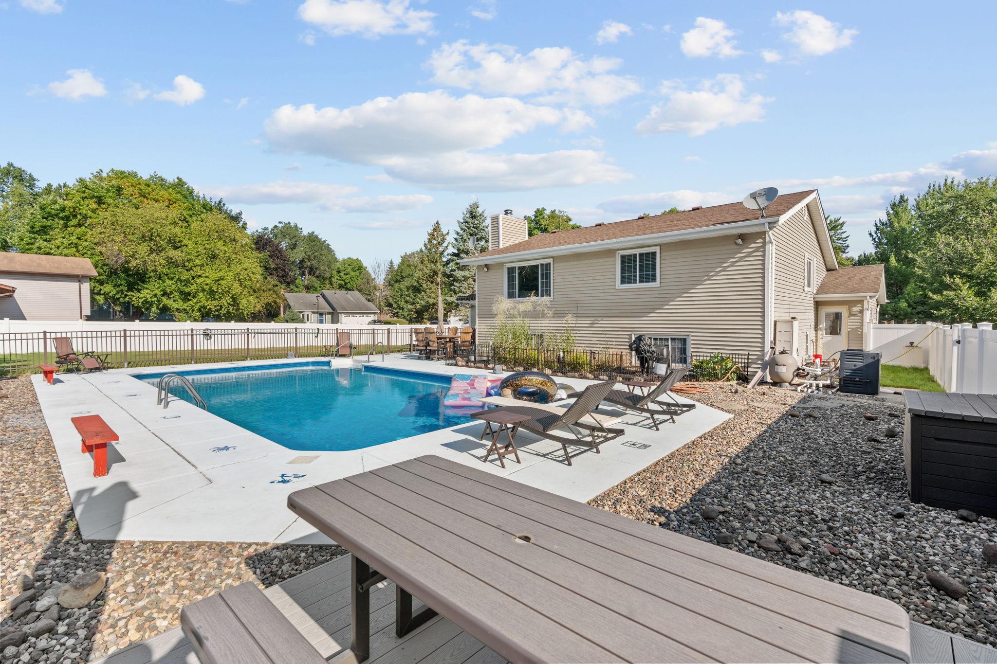 View of Residential at 4717 Covington Circle, Eagan MN 55122, Eagan (27 of 30) - Mike Wilen | Minnesota Team Real Estate