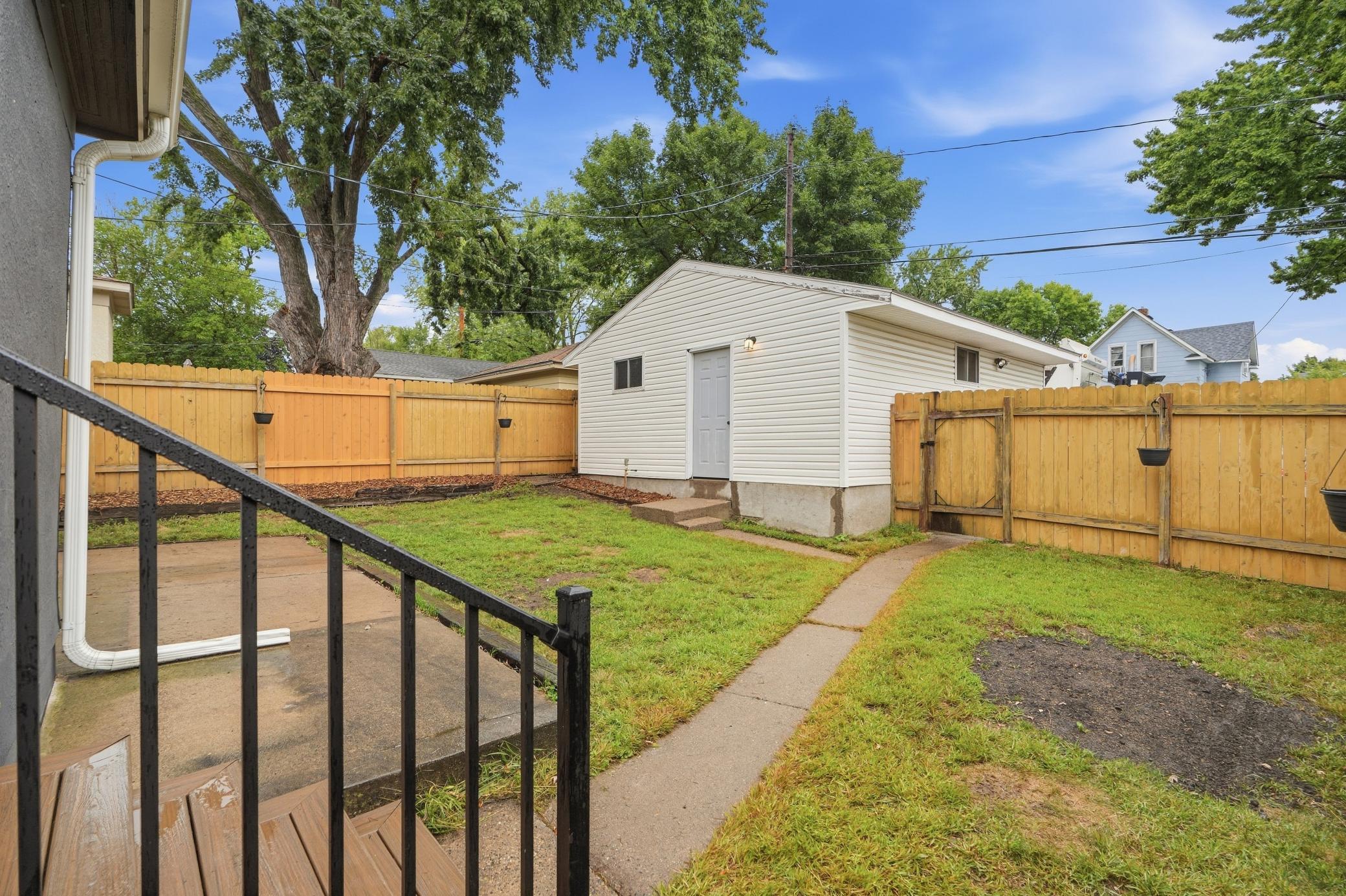 View of Residential at 1129 Edmund Avenue, Saint Paul MN 55104, Saint Paul (24 of 27) - Mike Wilen | Minnesota Team Real Estate