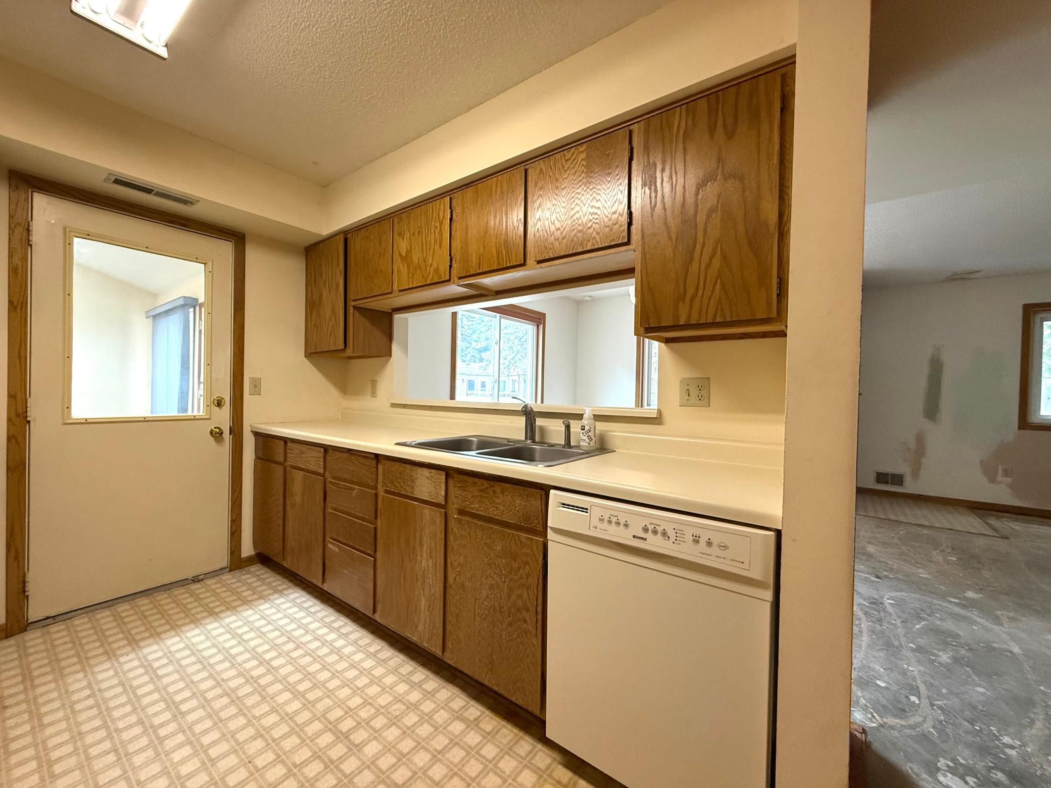 View of Residential at 2527 Wimbledon Place, Woodbury MN 55125, Woodbury (13 of 24) - Mike Wilen | Minnesota Team Real Estate