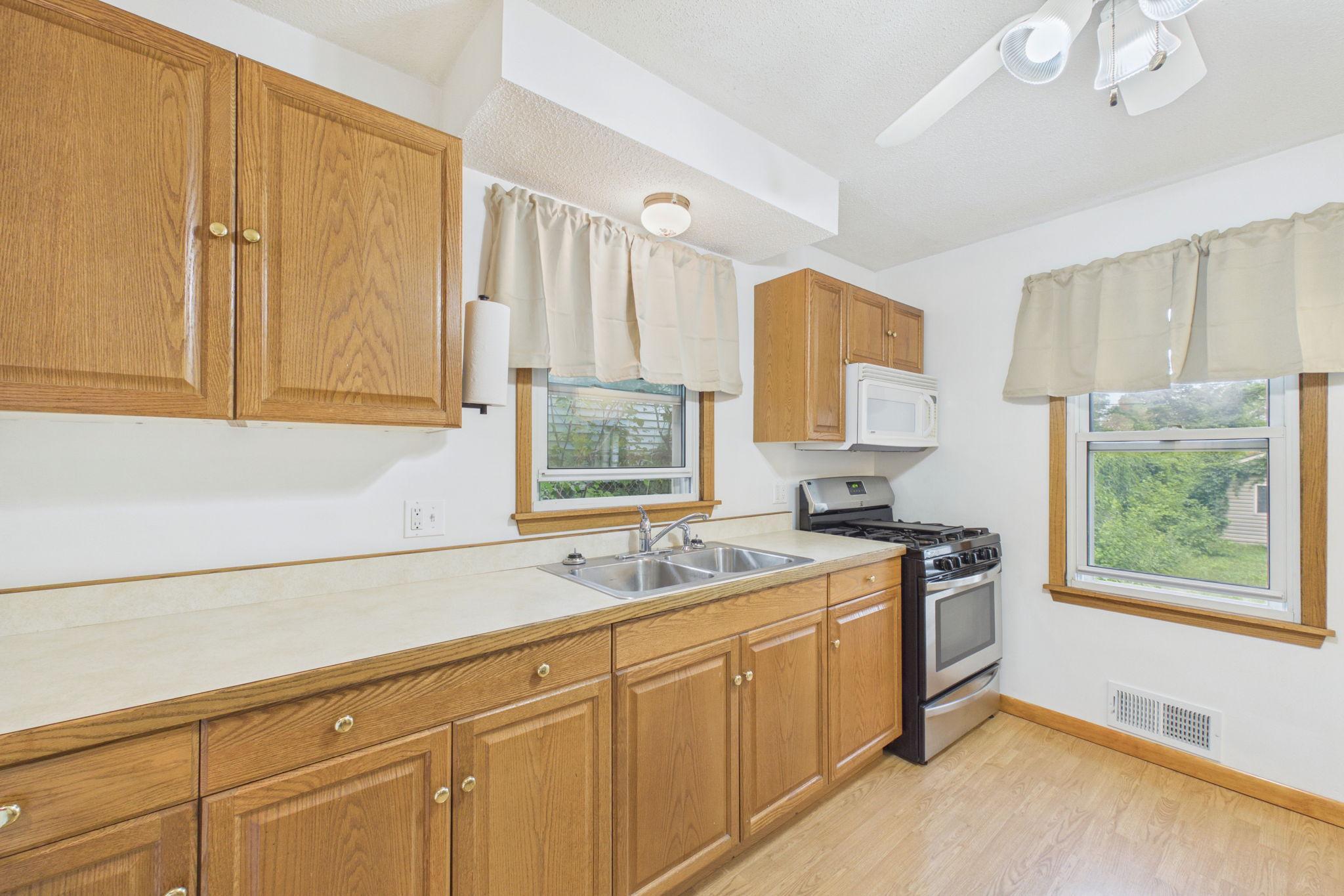 View of Residential at 1853 Taylor Avenue, Saint Paul MN 55104, Saint Paul (6 of 16) - Mike Wilen | Minnesota Team Real Estate